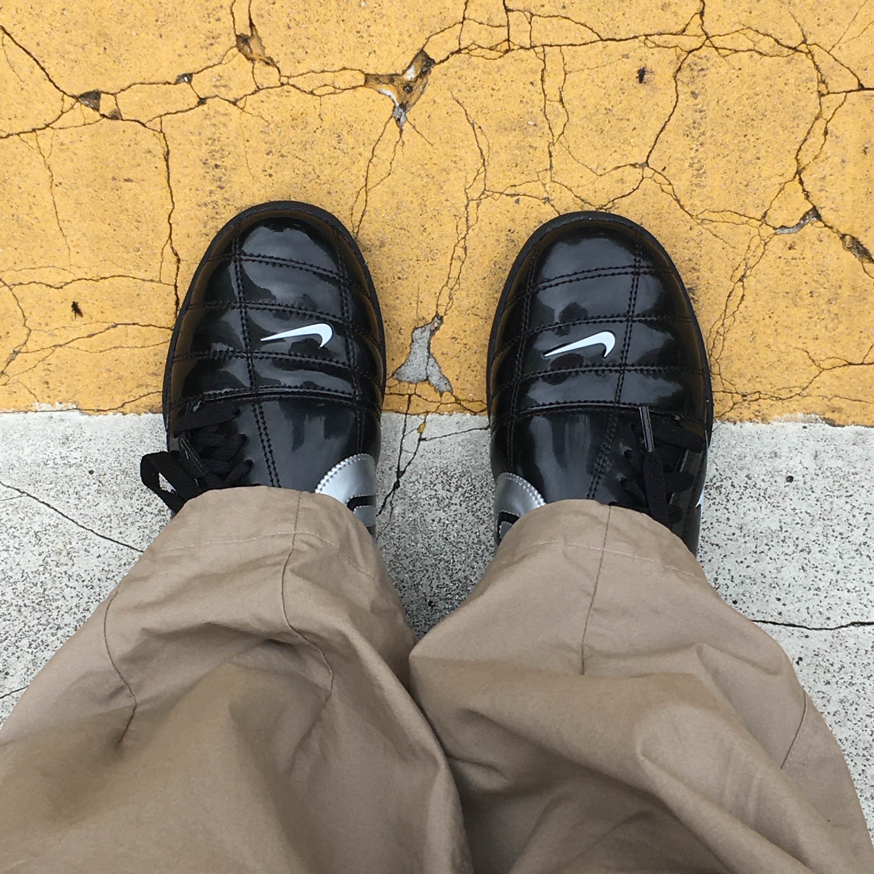 Nike Total 90 III SP Black and White 착용 스타일 - 2
