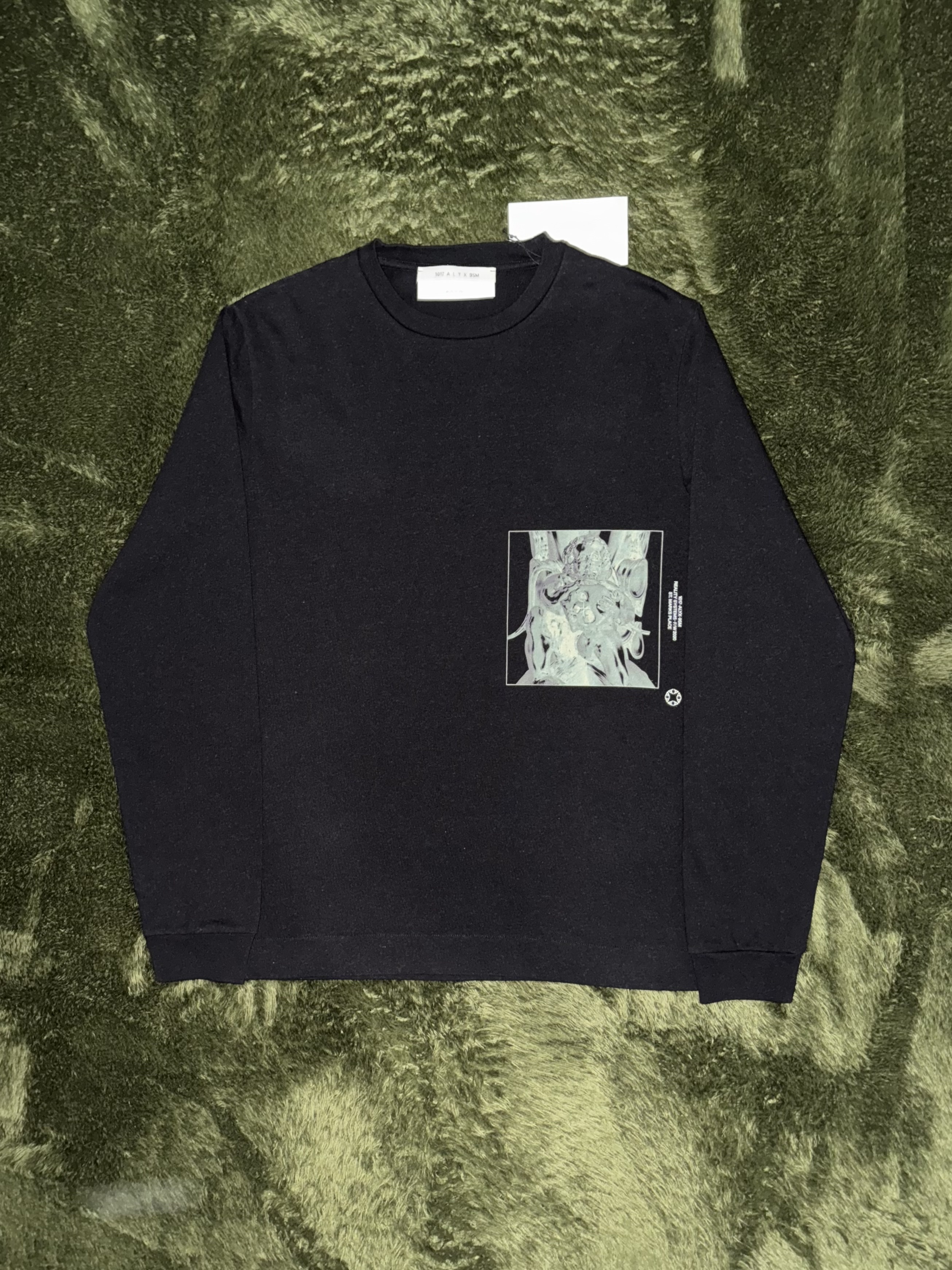 1017 Alyx 9SM Graphic Printed Long Sleeve T-Shirt Black 착용 스타일 - 1
