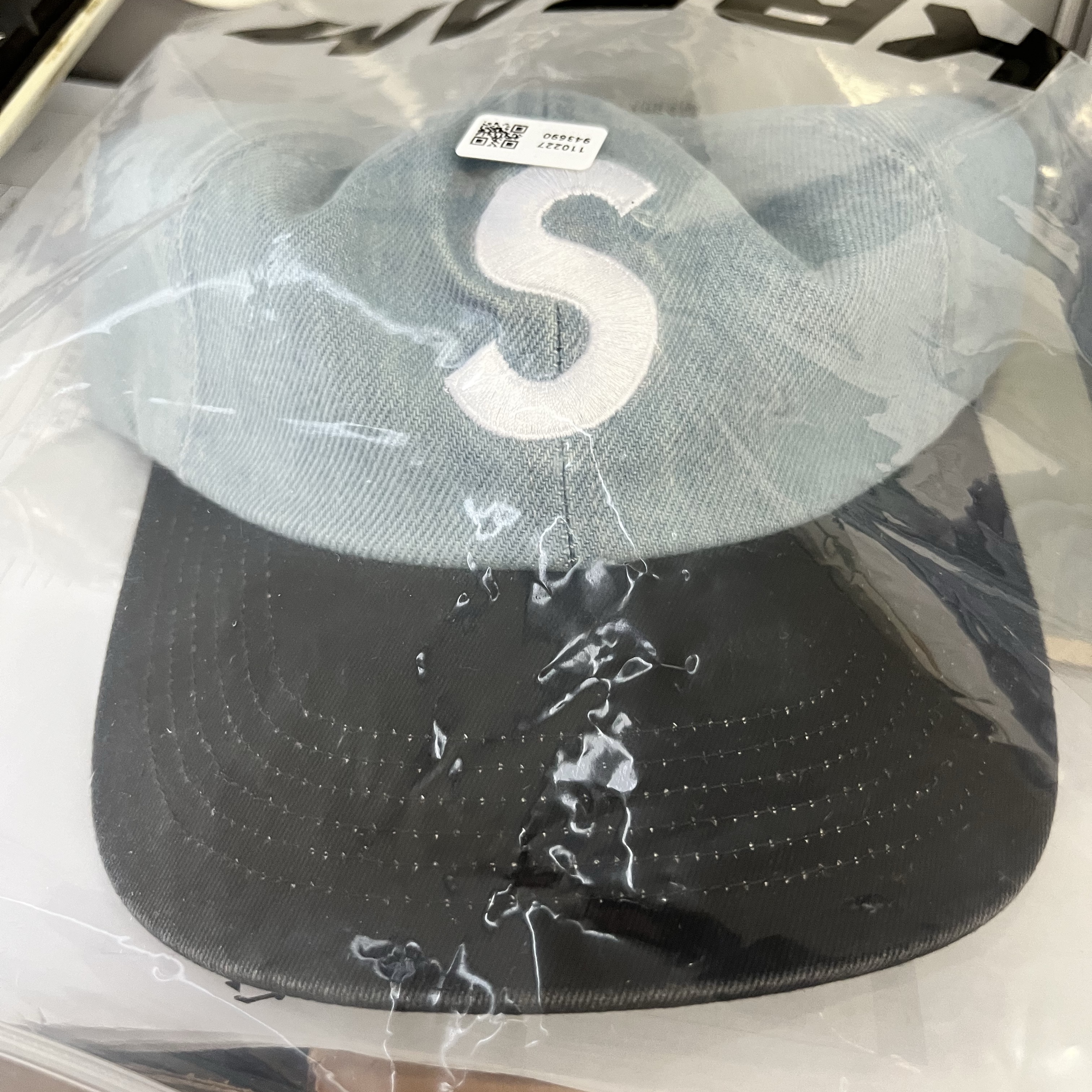 Supreme Pigment Coated 2-Tone S Logo 6-Panel Denim - 25FW 착용 스타일