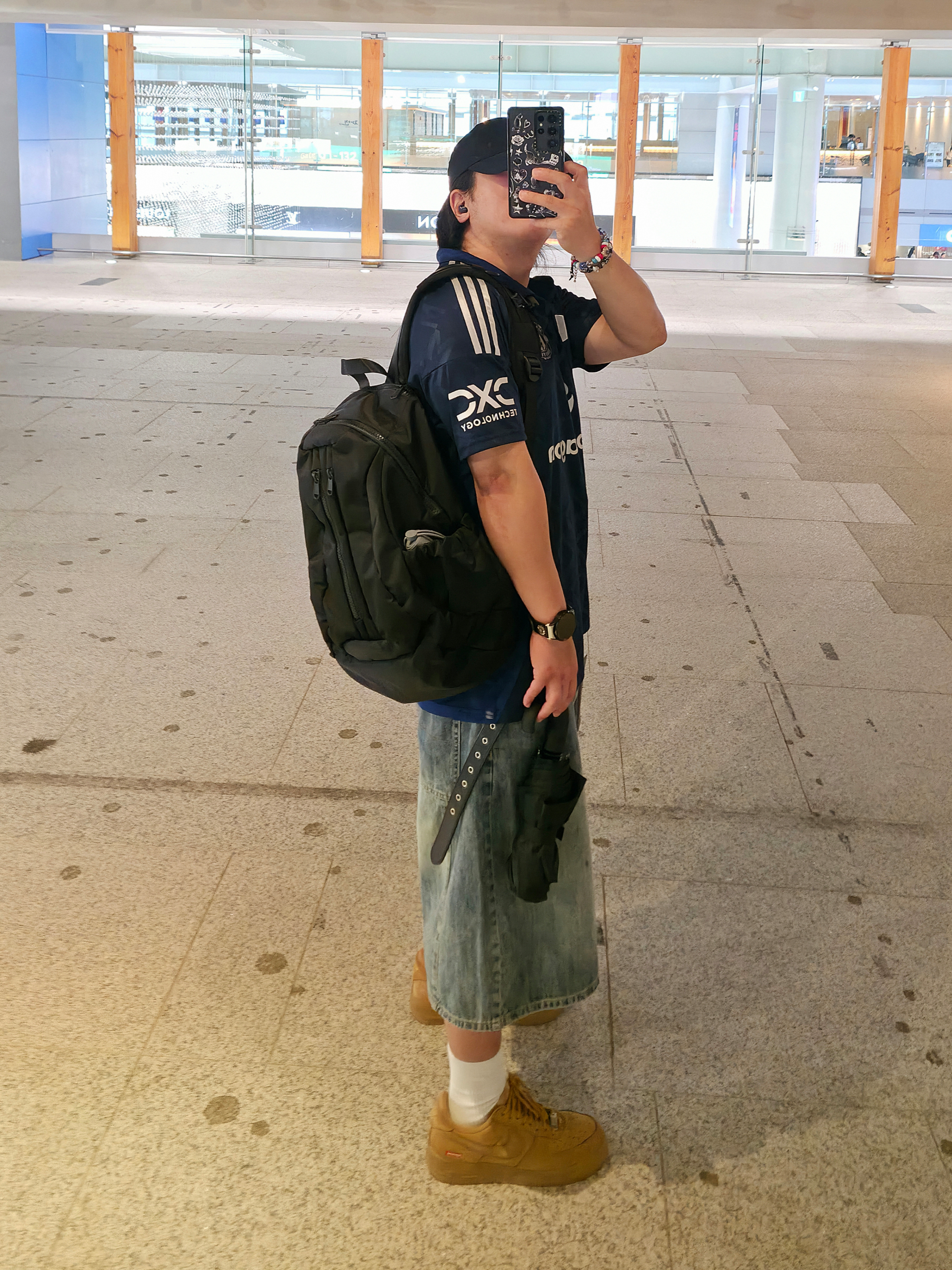 Nike x Supreme Air Force 1 Low Flax, Adidas Manchester United 2024/25 Away Jersey Night Indigo - KR Sizing (Non Marking Ver.) 착용 스타일 - 2