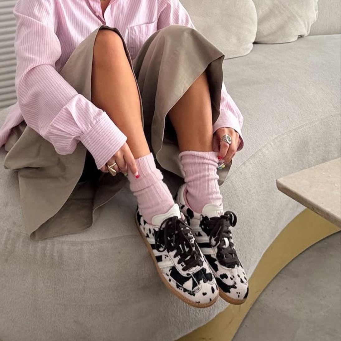 (W) Adidas Samba OG Cow Print 착용 스타일