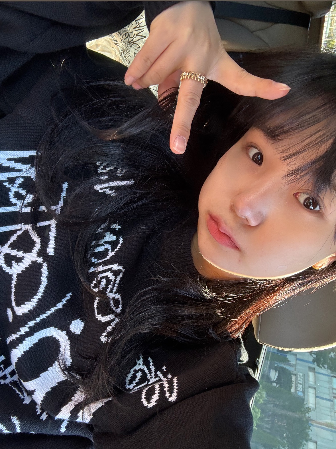 Stussy Care Label Sweater Black 착용 스타일
