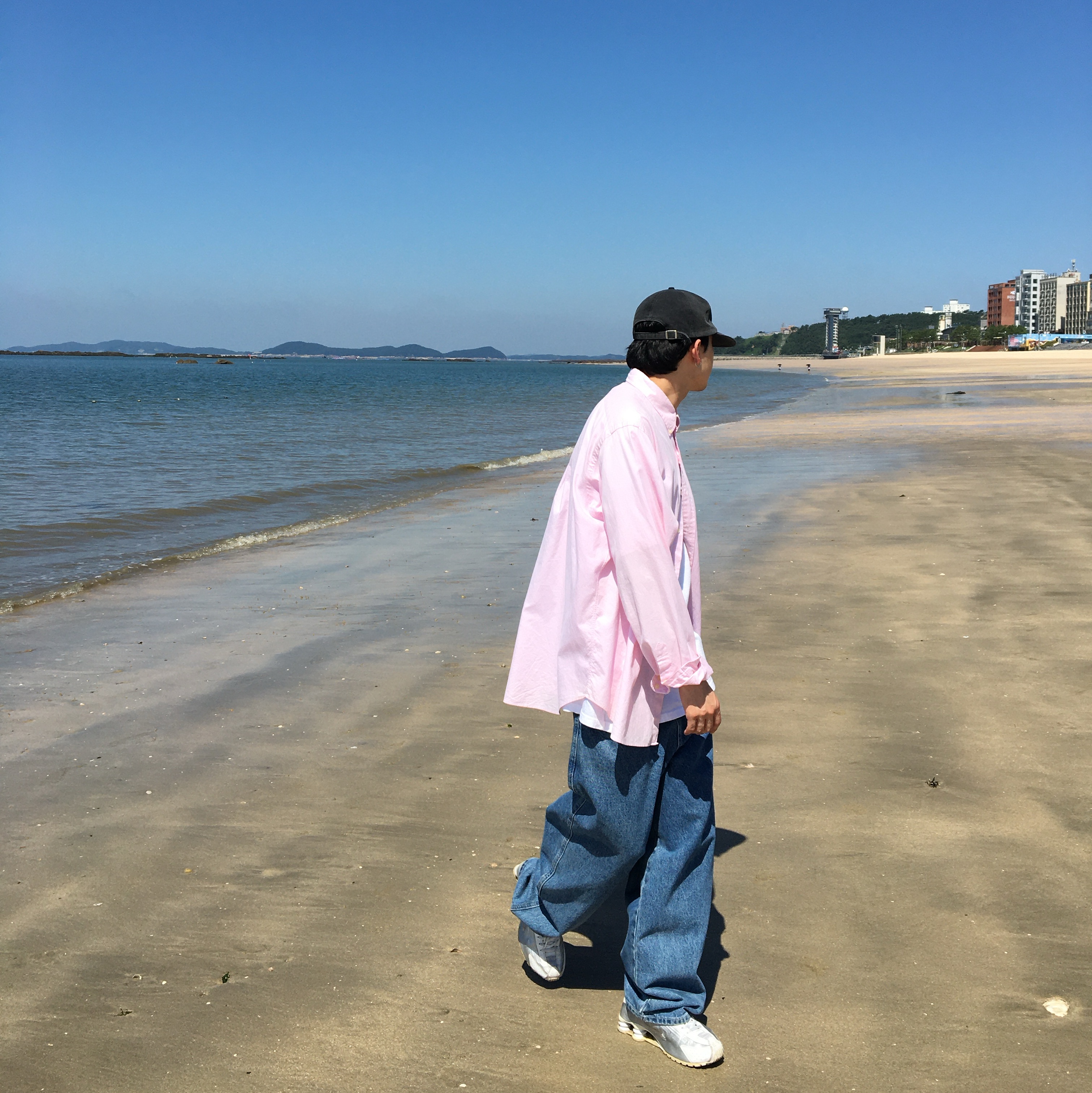 Suade Baggy Denim Blue 착용 스타일