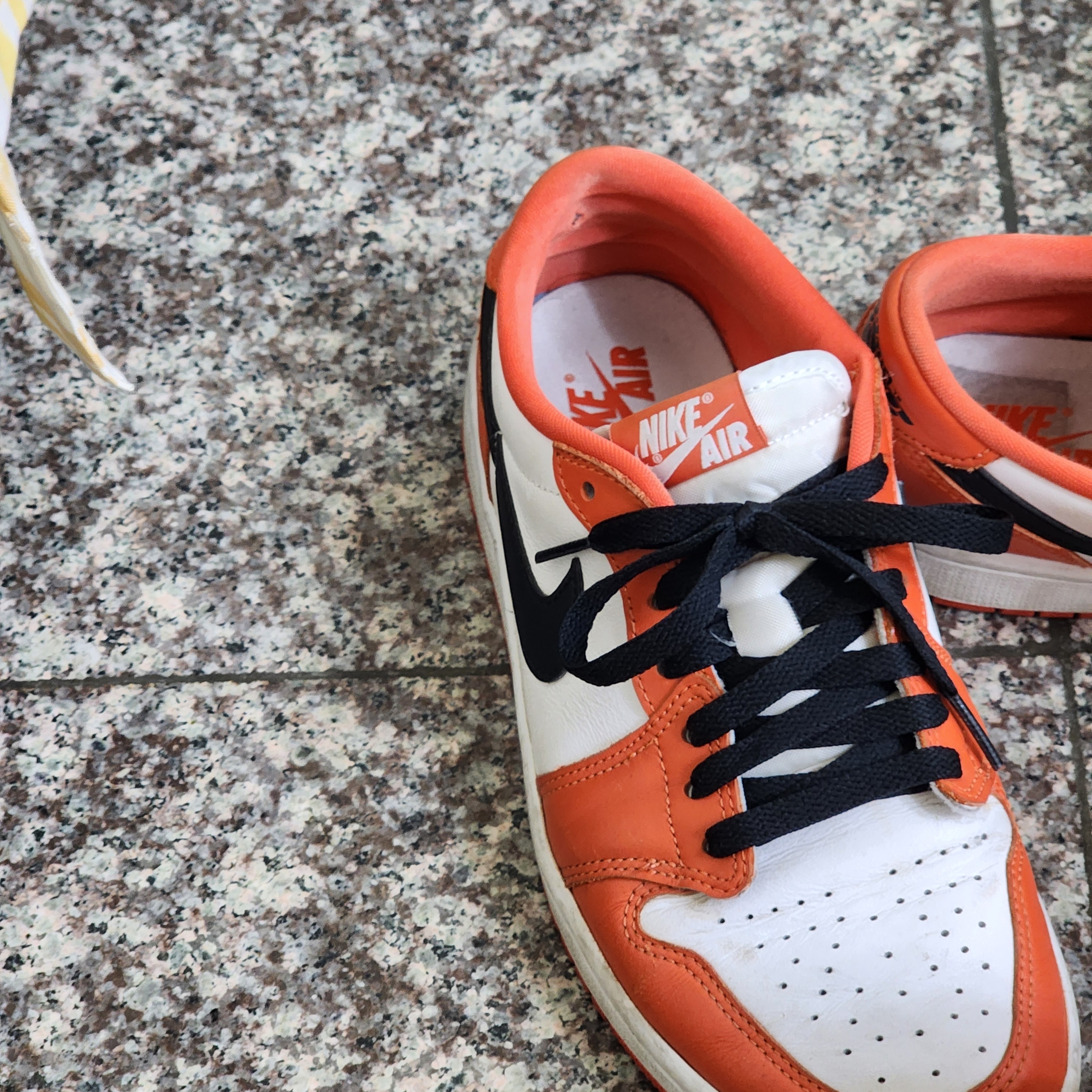 Jordan 1 Low OG Starfish 착용 스타일