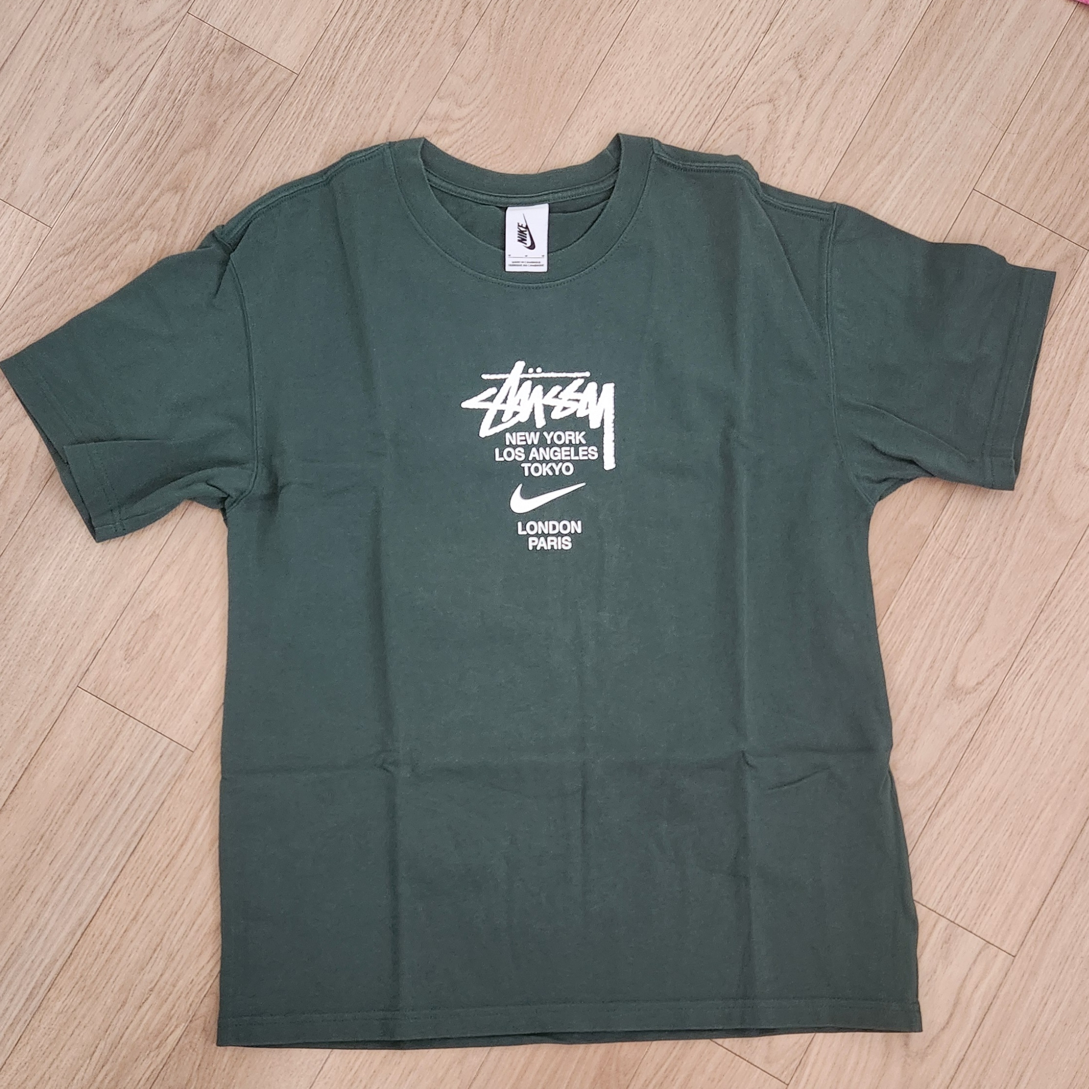Nike x Stussy WT T-Shirt Green - Asia 착용 스타일