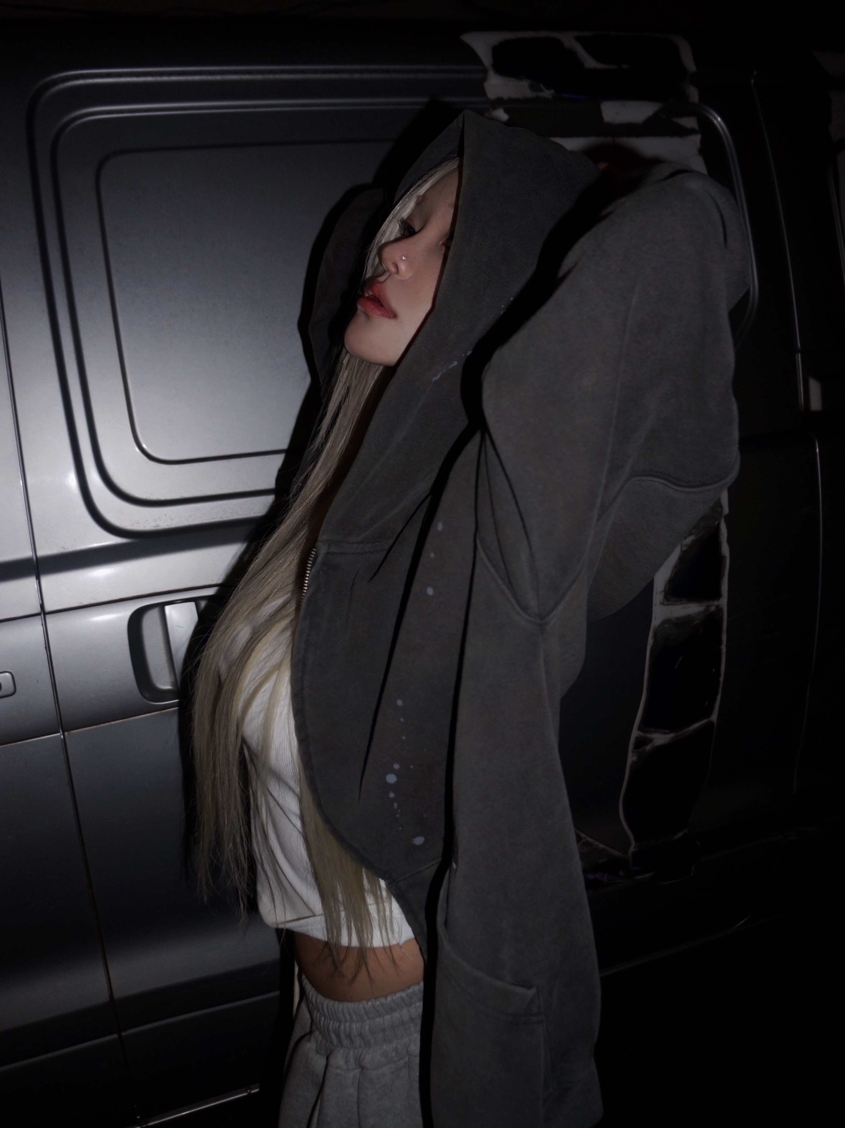 [KREAM 단독] NOMANUAL Painted Hooded Zip-up Washed Black 착용 스타일 - 5