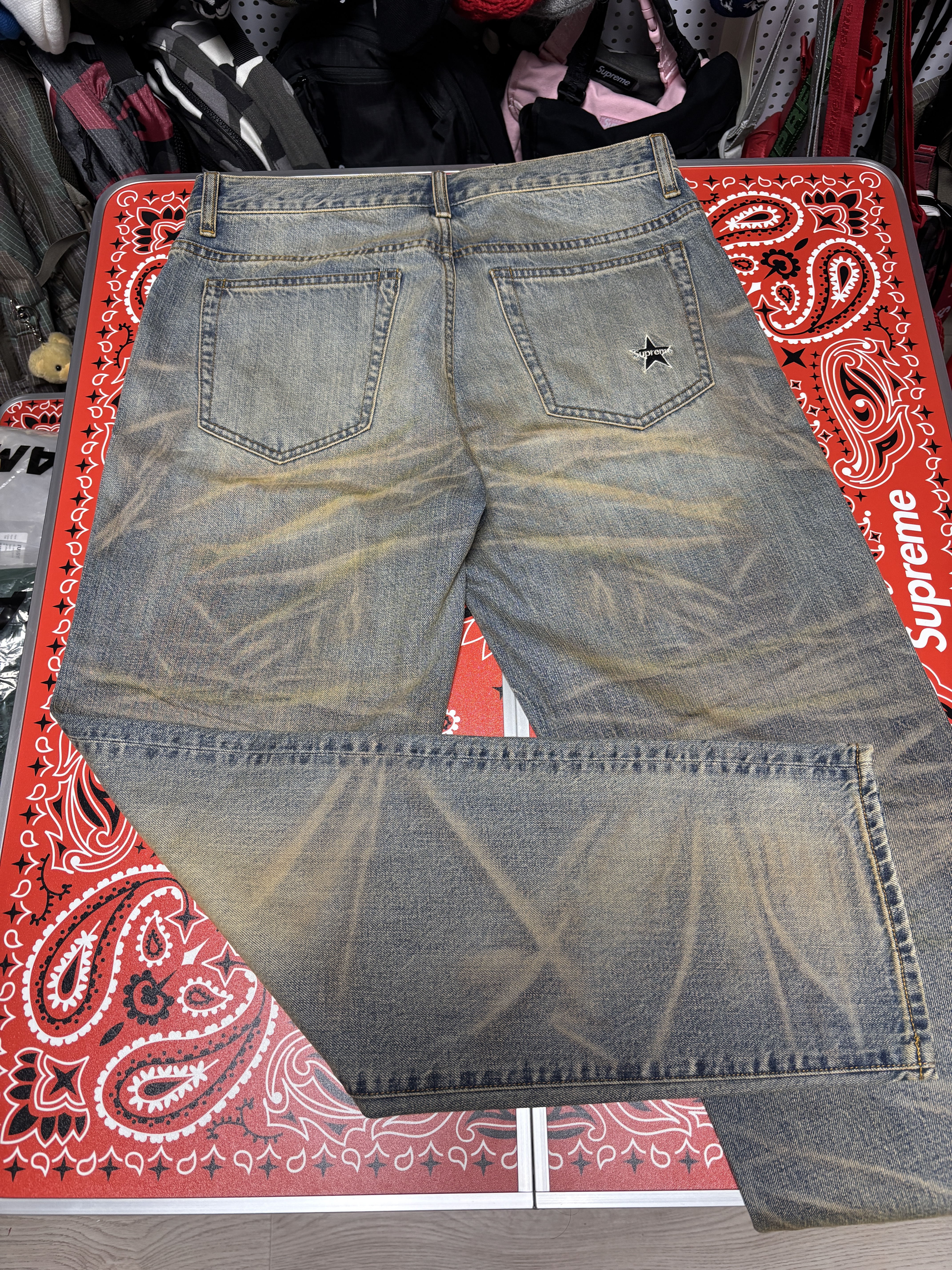 Supreme Regular Jean Dirty Indigo - 25FW 착용 스타일 - 1