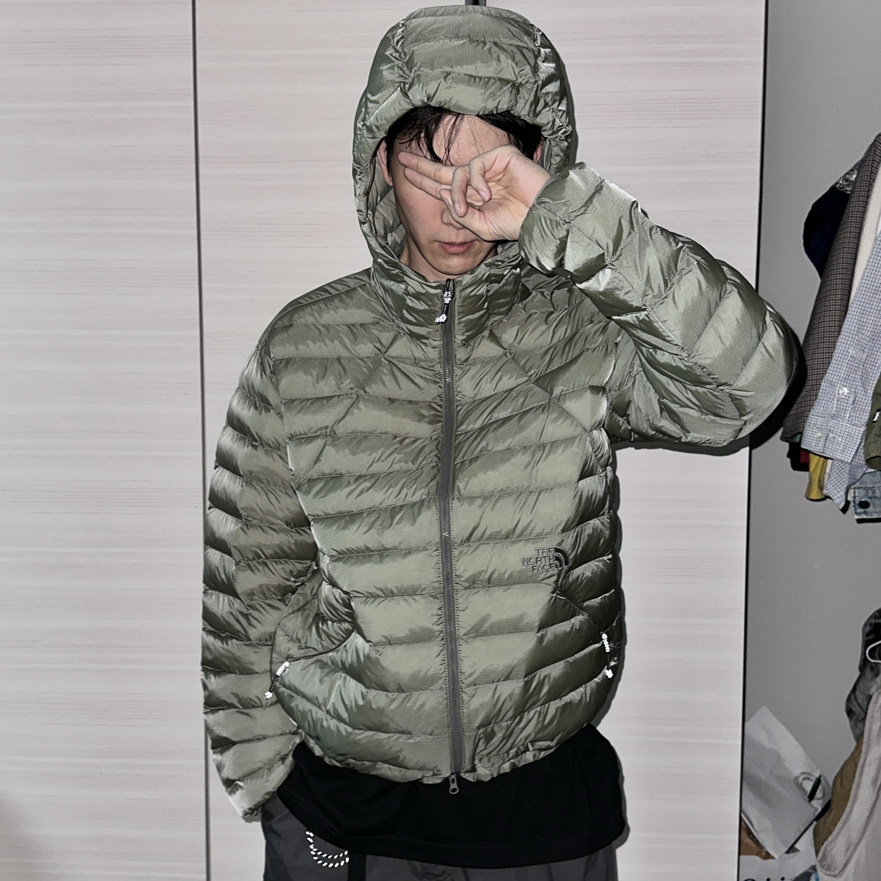The North Face Ventus On Jacket Light Khaki 착용 스타일 - 2