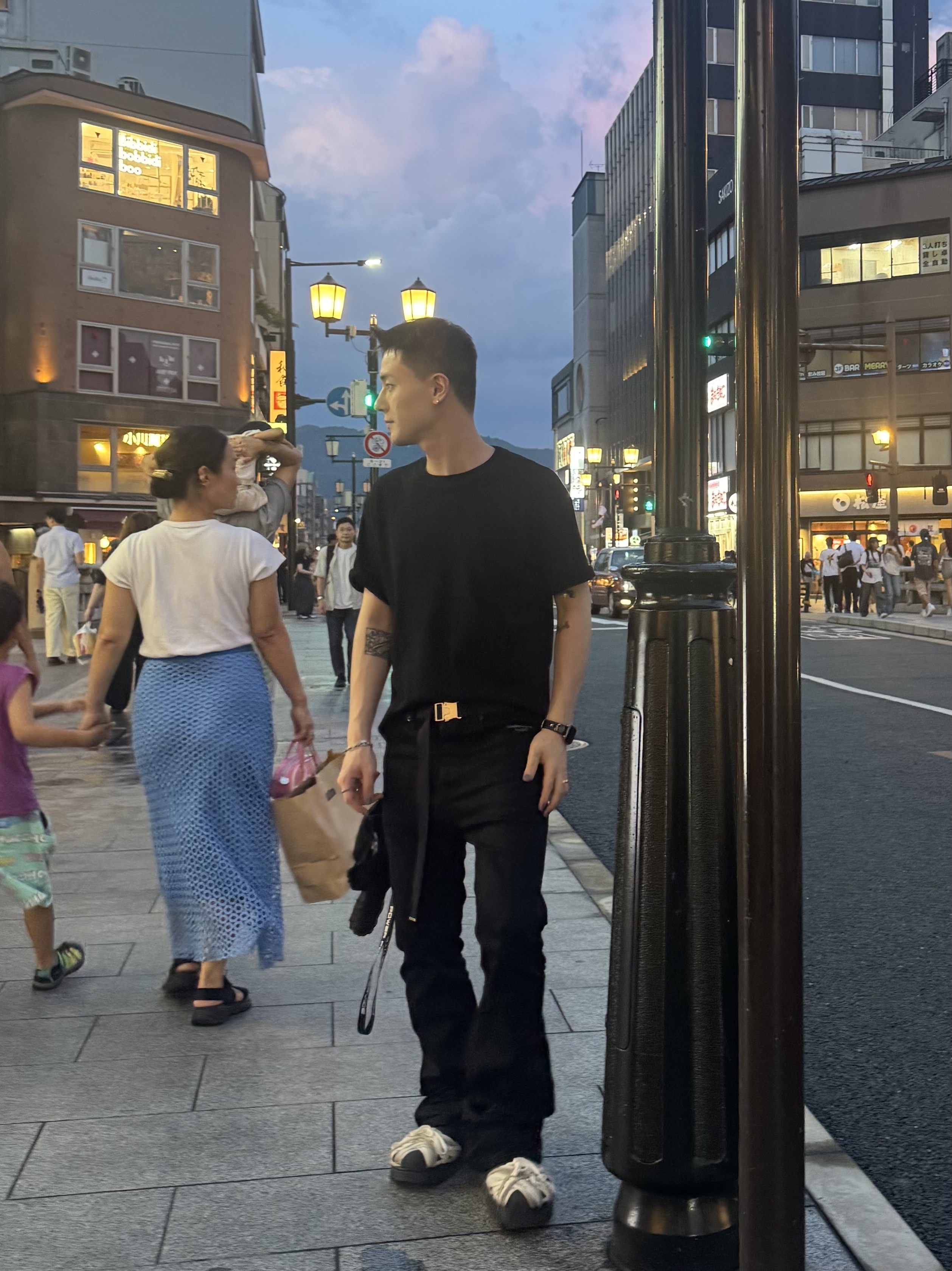 Undermycar Mu.30 Anti Fxxking Logo Play Stretch Flare Black Jeans 착용 스타일 - 1