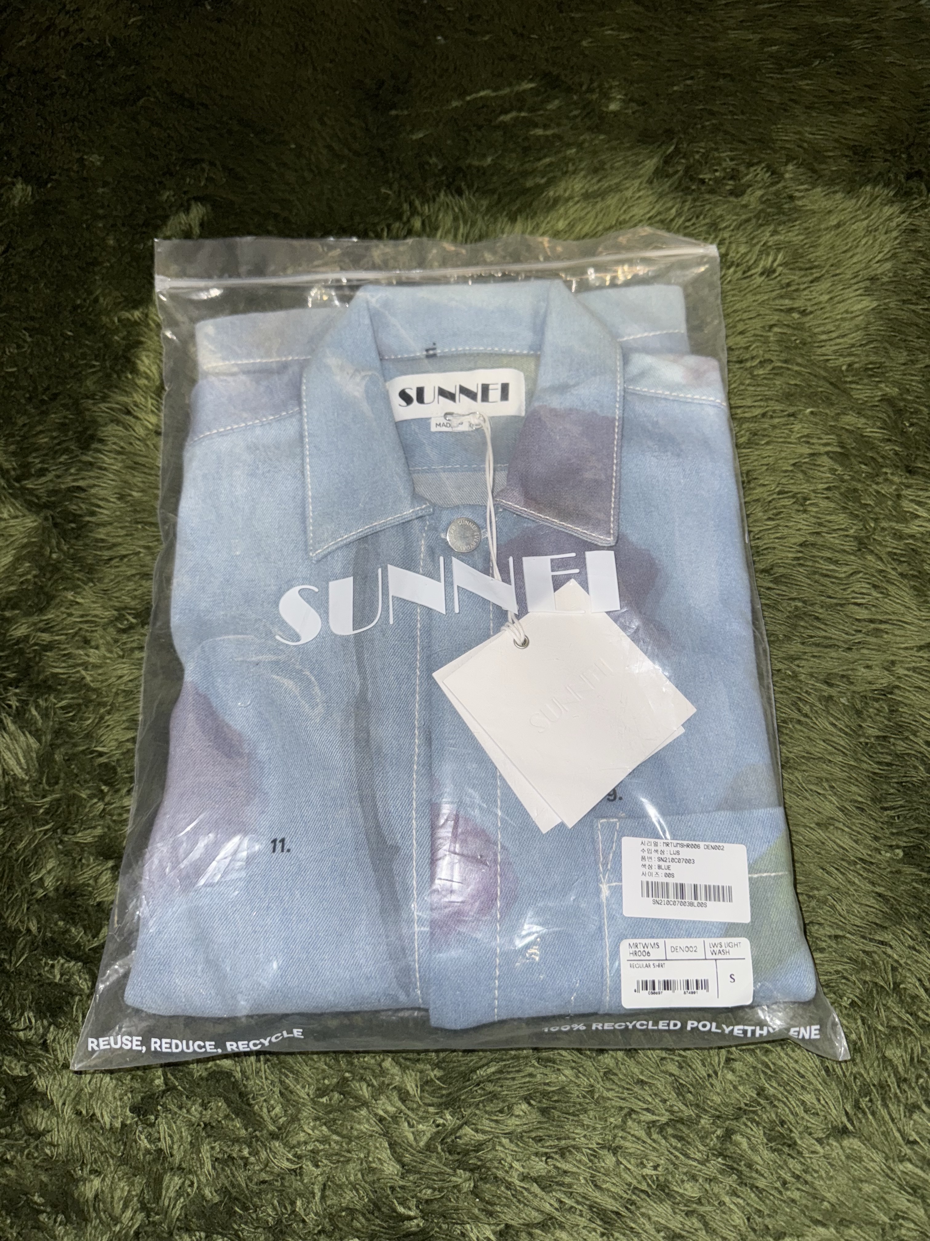 Sunnei Floral Printed Denim Shirt Light Wash 착용 스타일 - 10