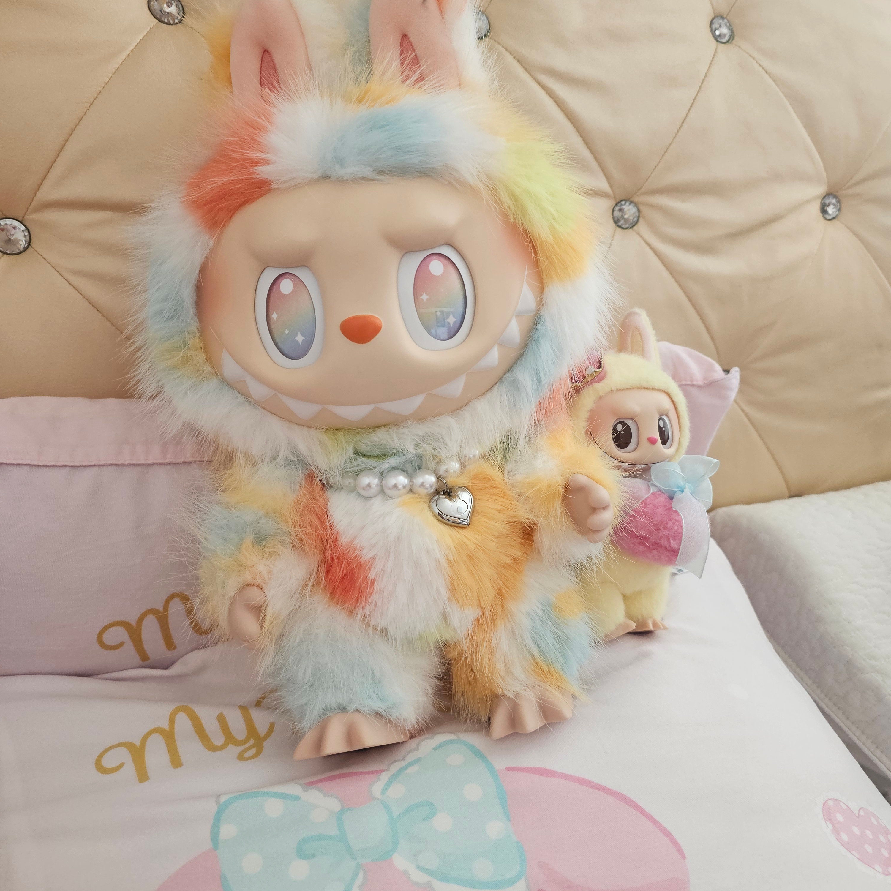 Pop Mart Labubu The Monsters Big Into Energy Series-Rock The Universe Vinyl Plush Doll, Pop Mart The Monsters Checkmate Series Plush Keyring 착용 스타일