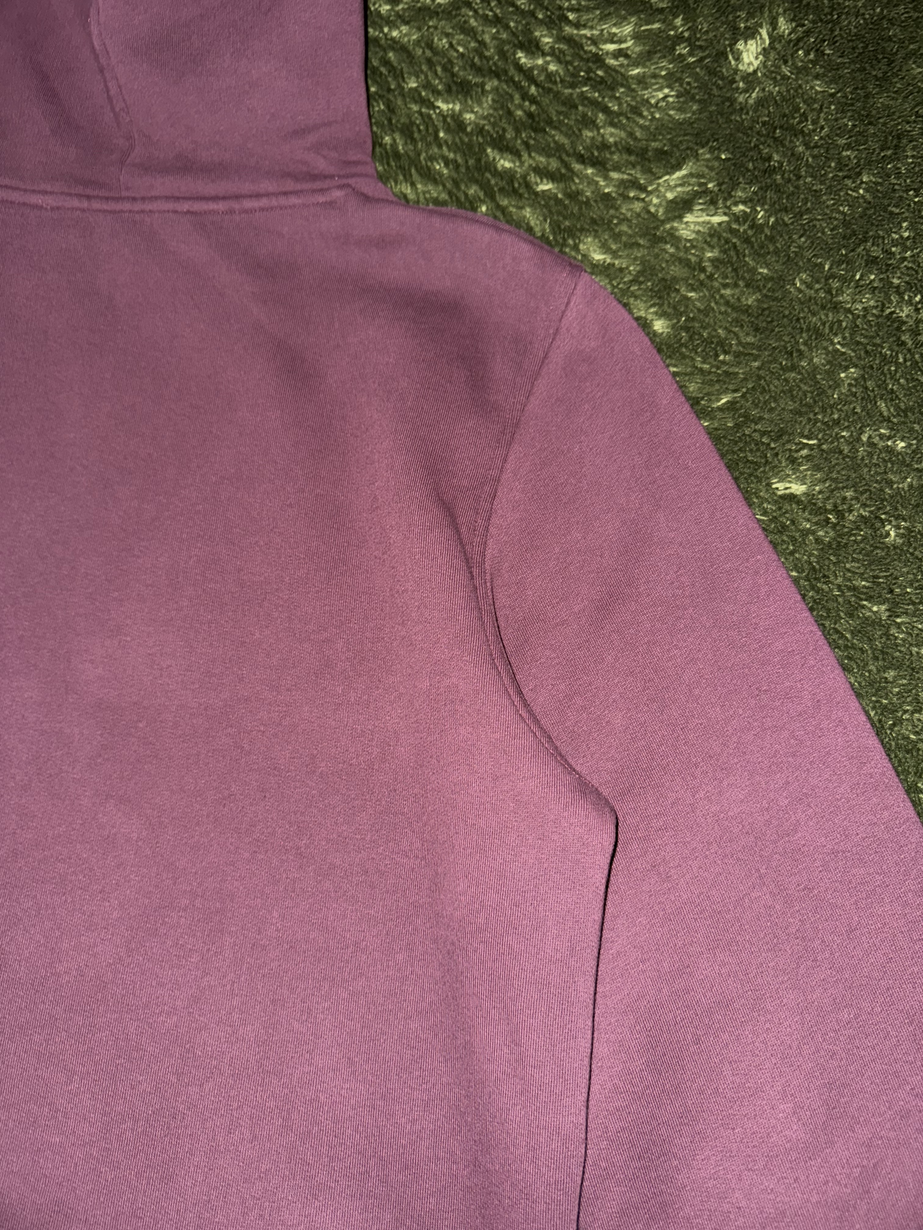 1017 Alyx 9SM Graphic Printed Hoodie Wine 착용 스타일 - 8