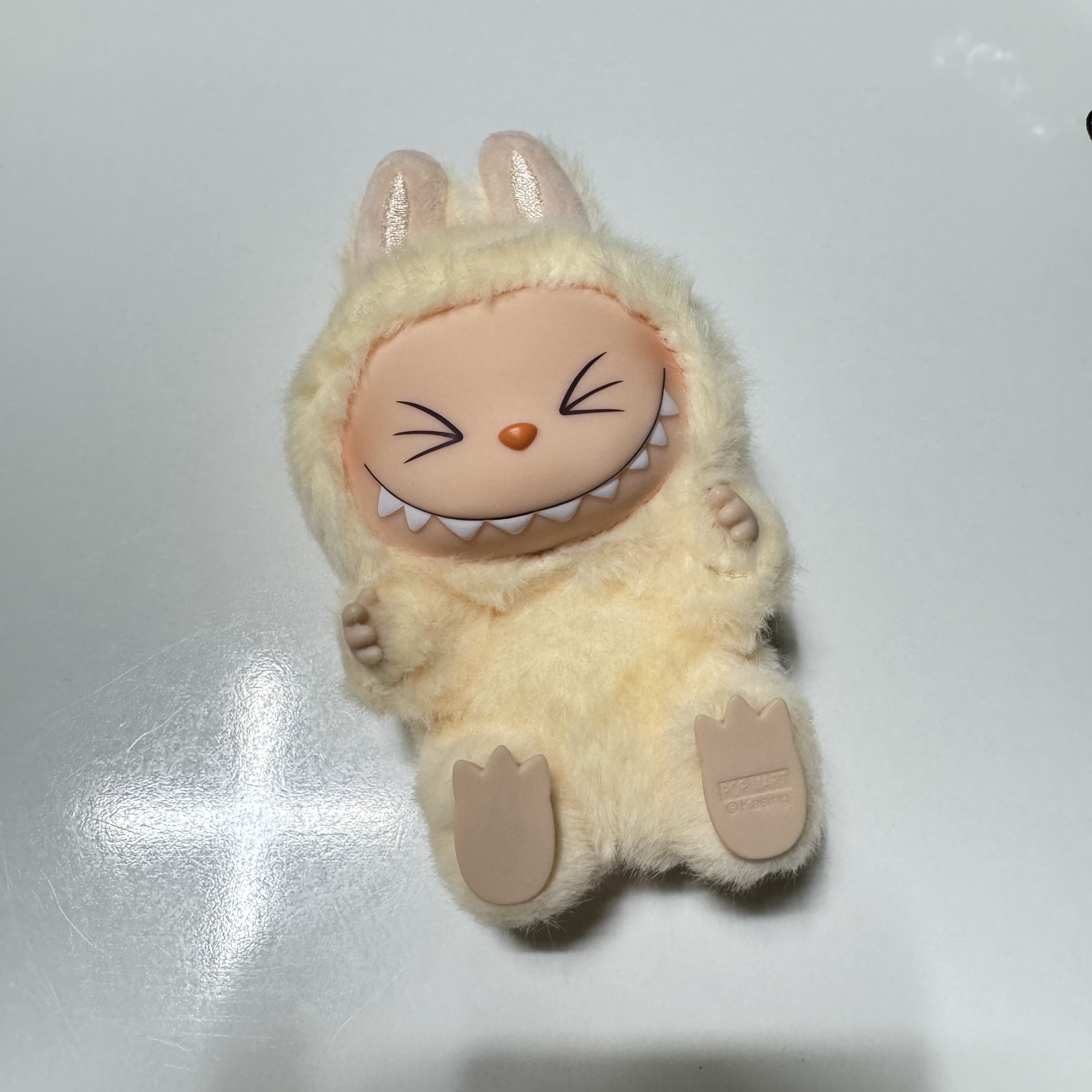 Pop Mart Labubu Let's Play Together Doll Series Sisi Keyring (Opened Case) 착용 스타일