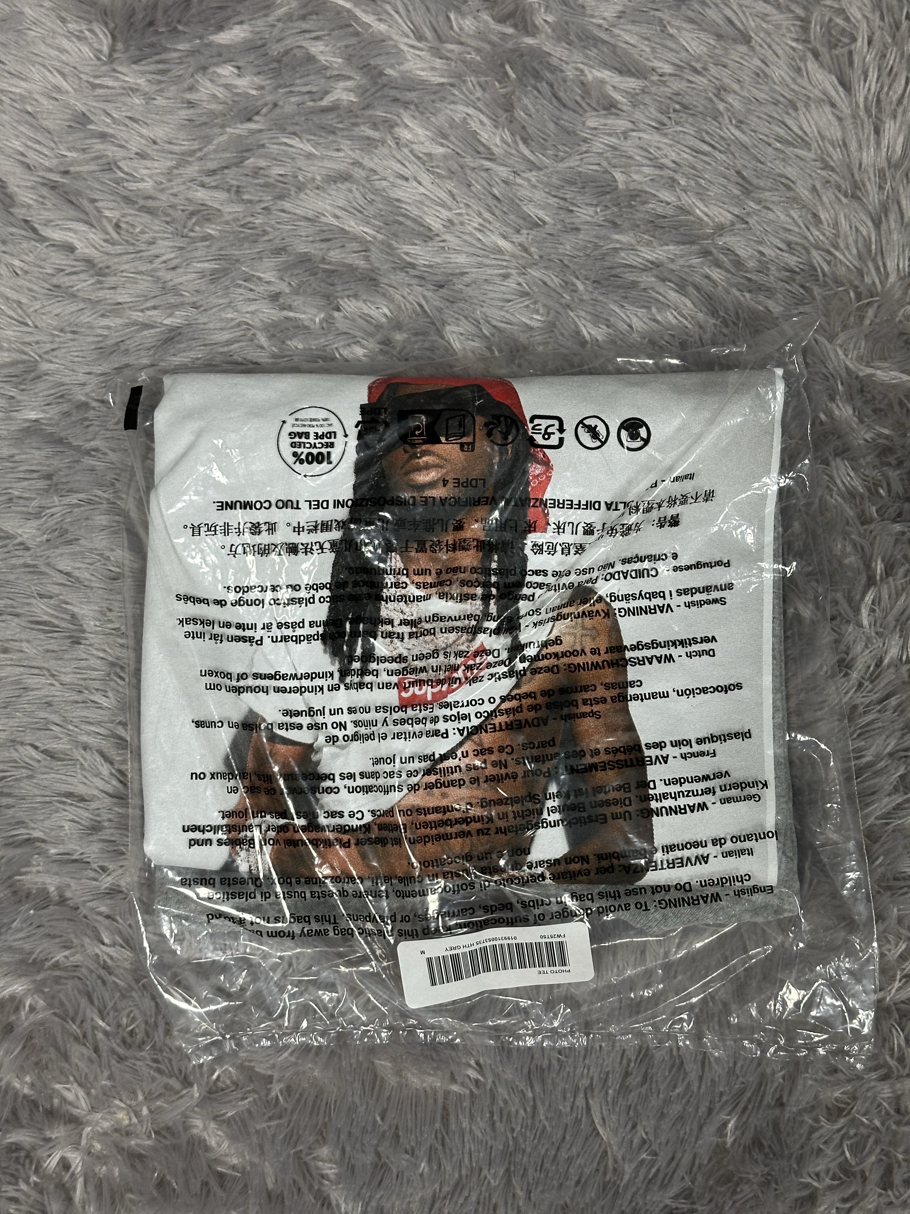 Supreme Bones Football Jersey White - 25FW, Supreme Playboi Carti T-Shirt Black - 25FW 착용 스타일 - 2