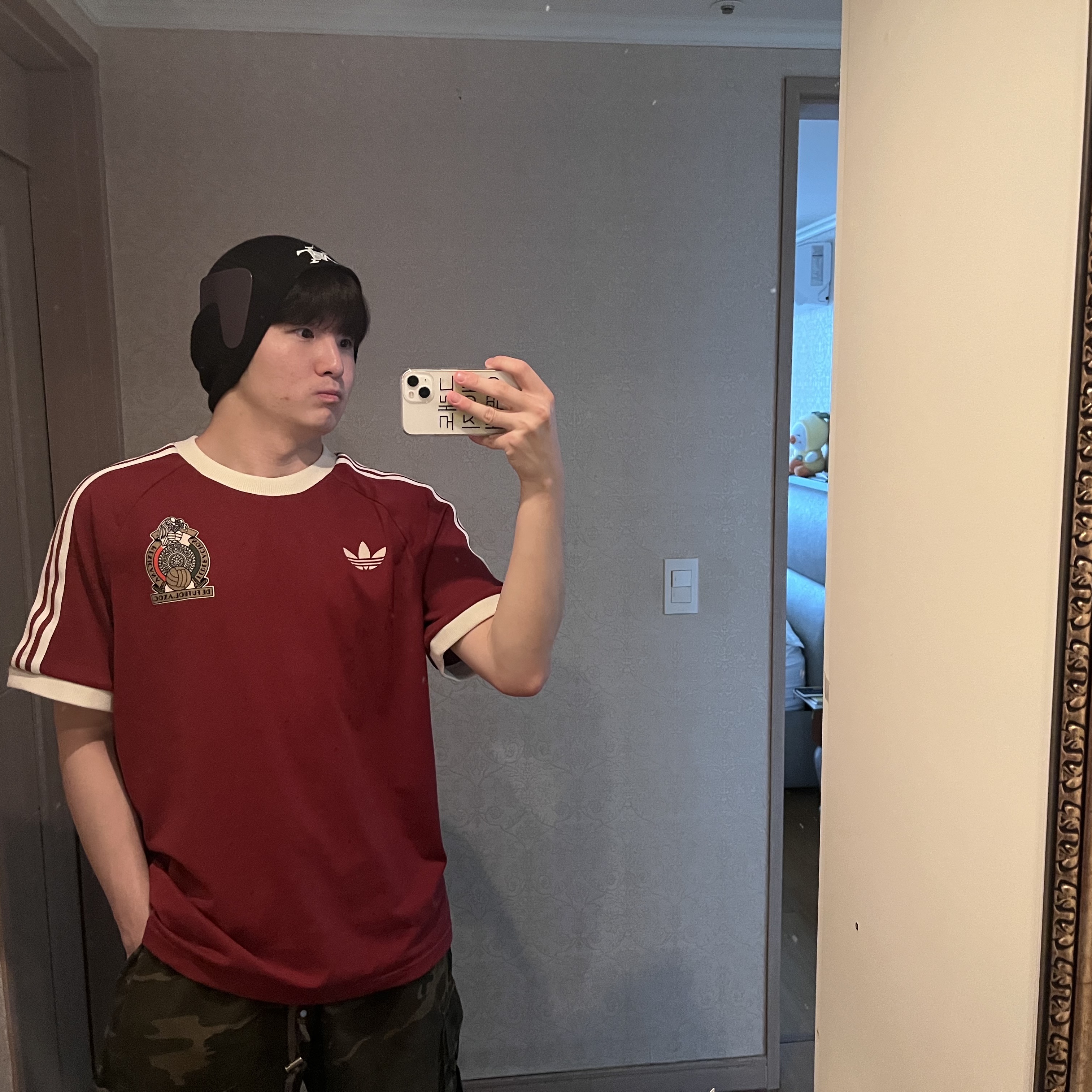 Adidas Mexico Adicolor 3S T-Shirt Noble Maroon - KR Sizing, BOSE QC Ultra Black (Korean Ver.) 착용 스타일 - 2