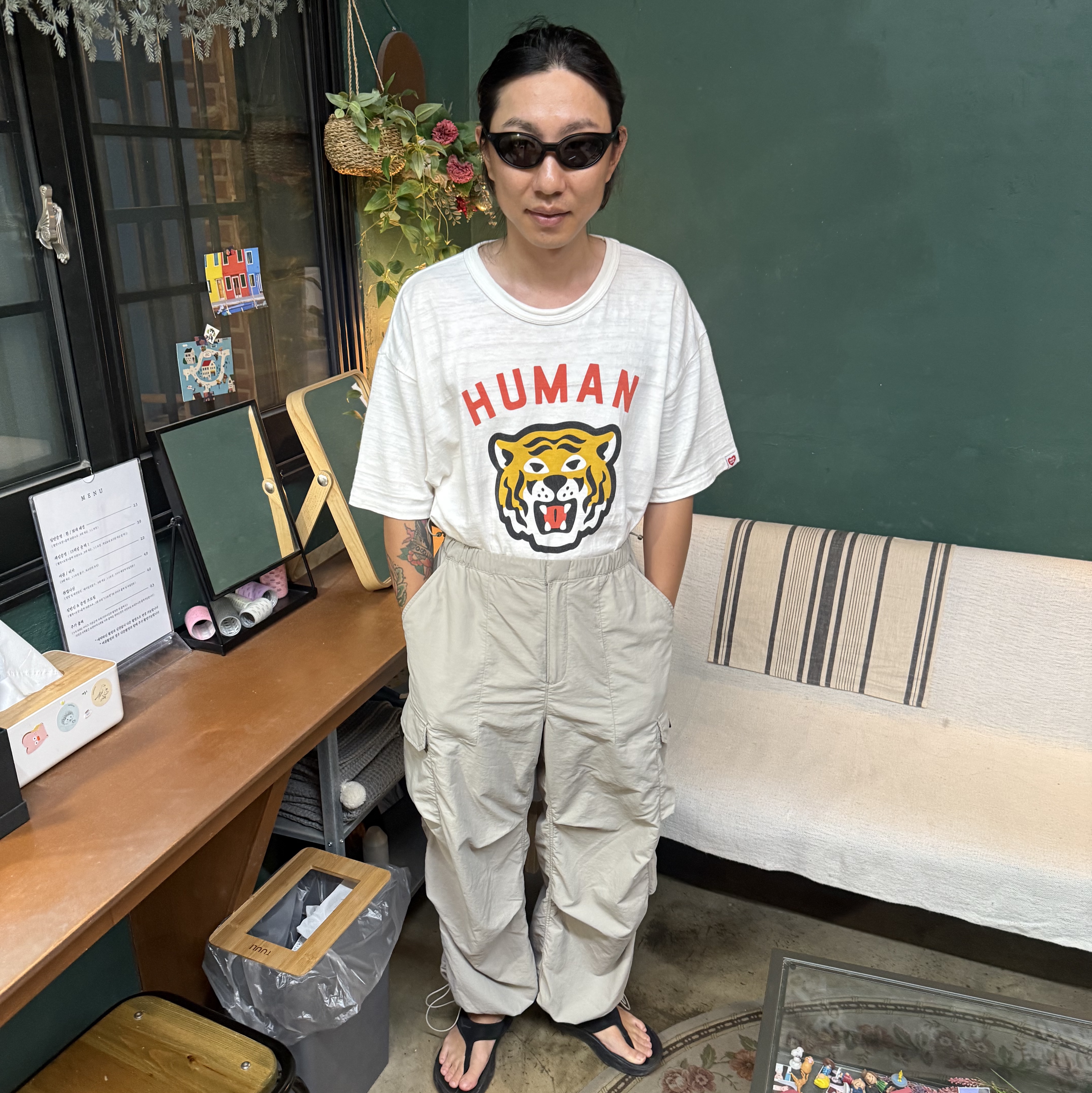 Human Made Graphic T-Shirt #05 White, Oakley Eye Jacket Redux Matte Black Frame Prizm Grey Lenses High Bridge Fit 착용 스타일