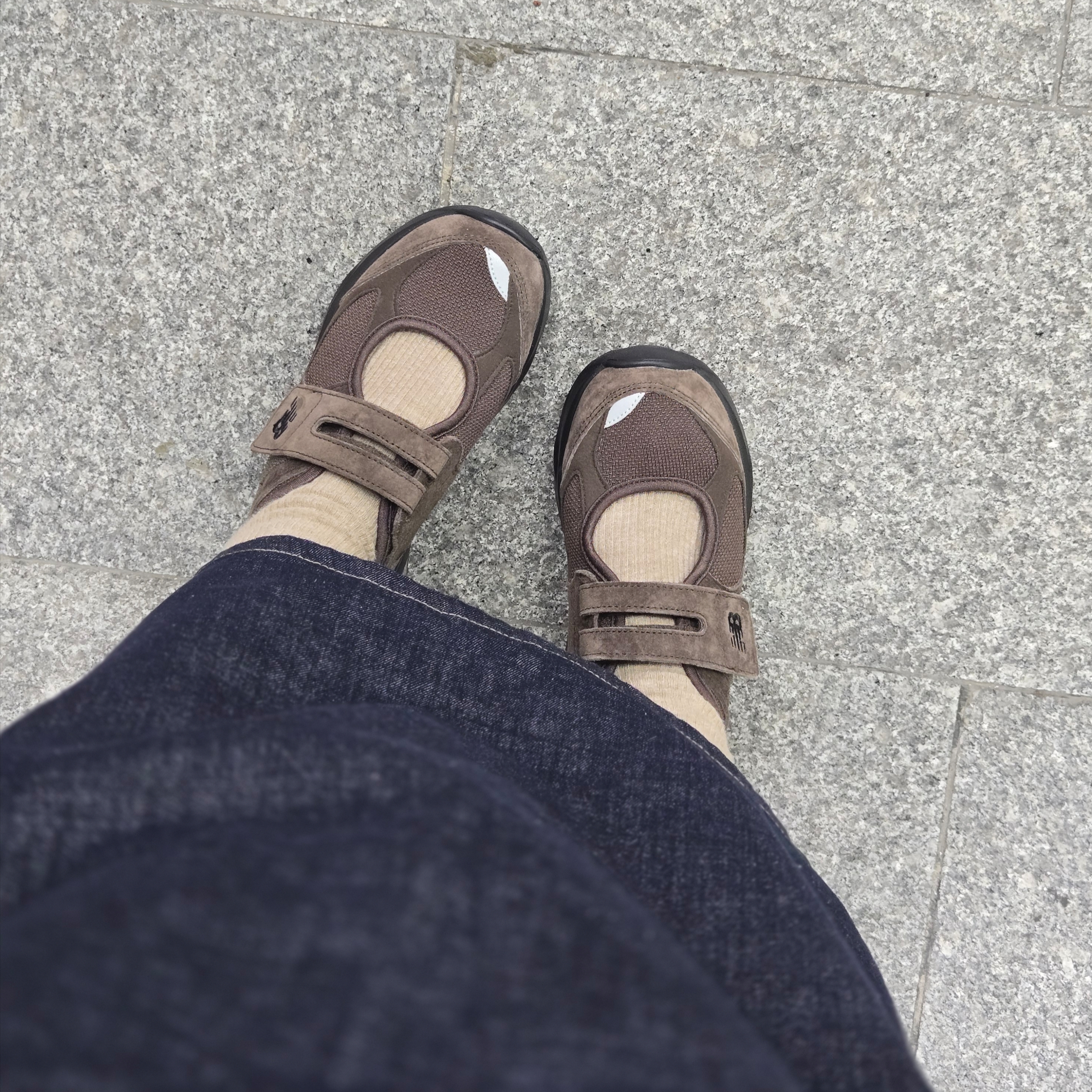 (W) New Balance Breeze SD2203 Brown 착용 스타일 - 3