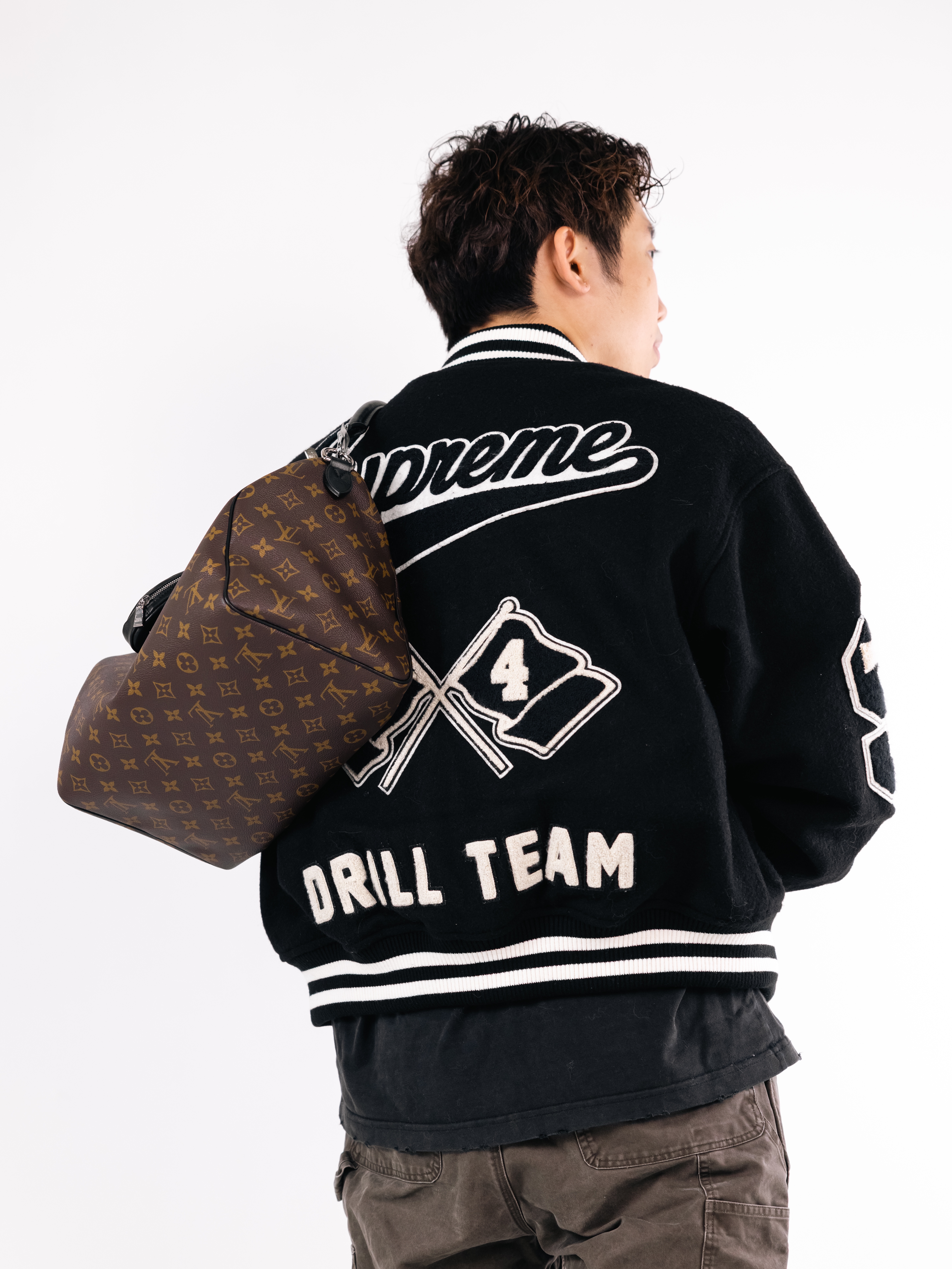 Supreme Drill Team Varsity Jacket Black - 25FW, Louis Vuitton Speedy Soft 30 Dark Monogram Black 착용 스타일 - 1