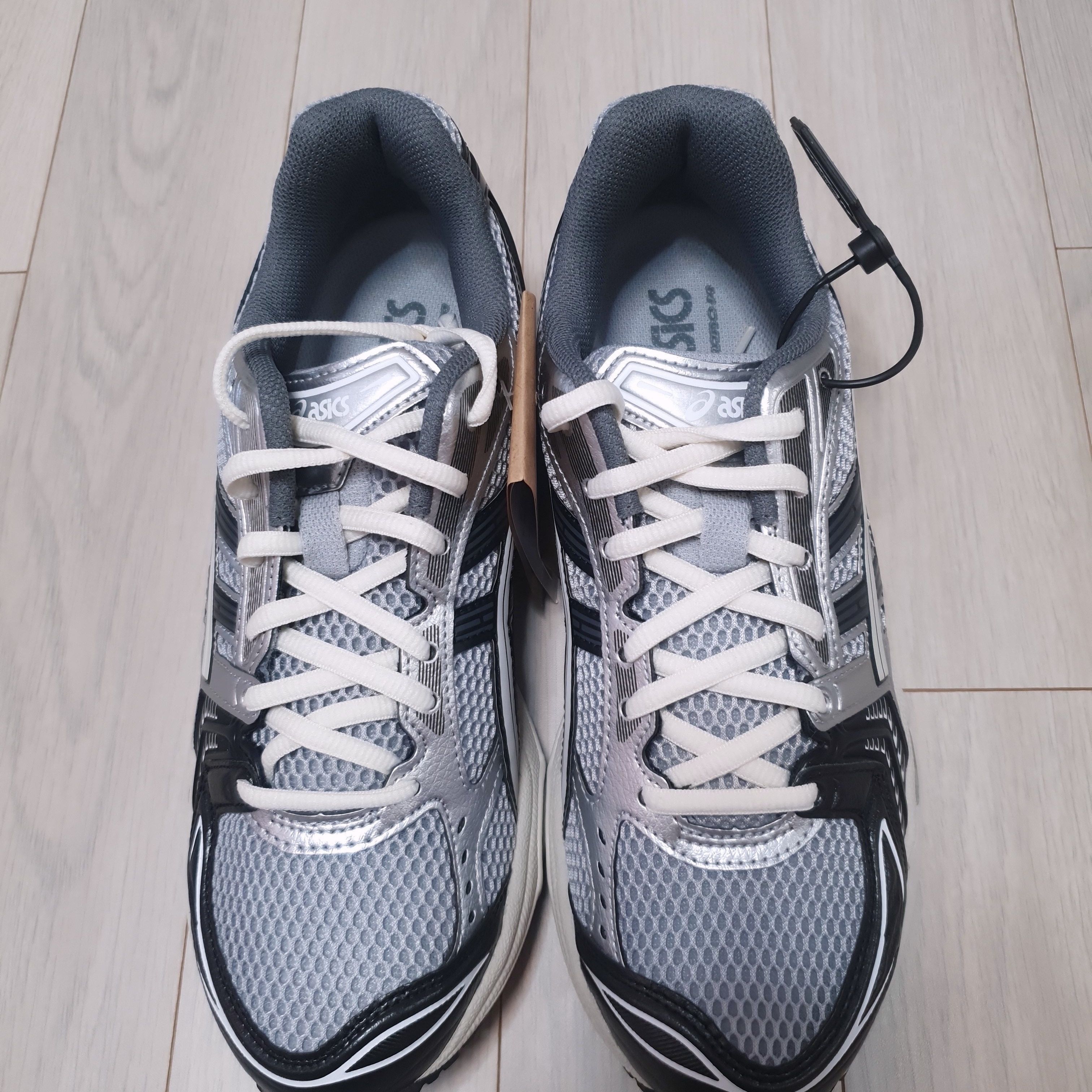 Asics Gel-Kayano 14 Black Glacier Grey 착용 스타일 - 1