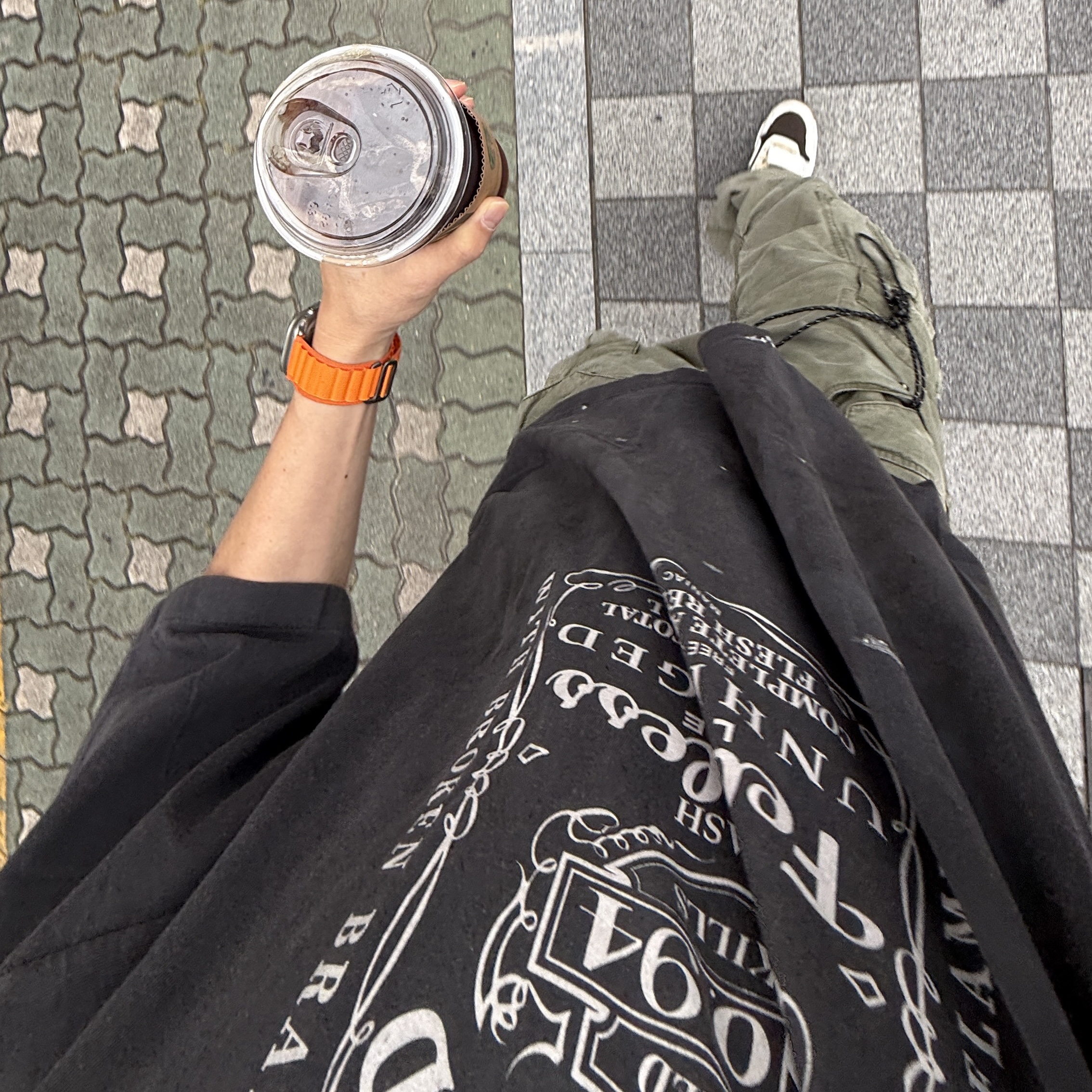 Neighborhood x Saint Mxxxxxx STHD Fearless T-Shirt Black - 25SS, Jordan 1 x Travis Scott Retro Low OG SP Sail and Ridgerock 착용 스타일 - 2