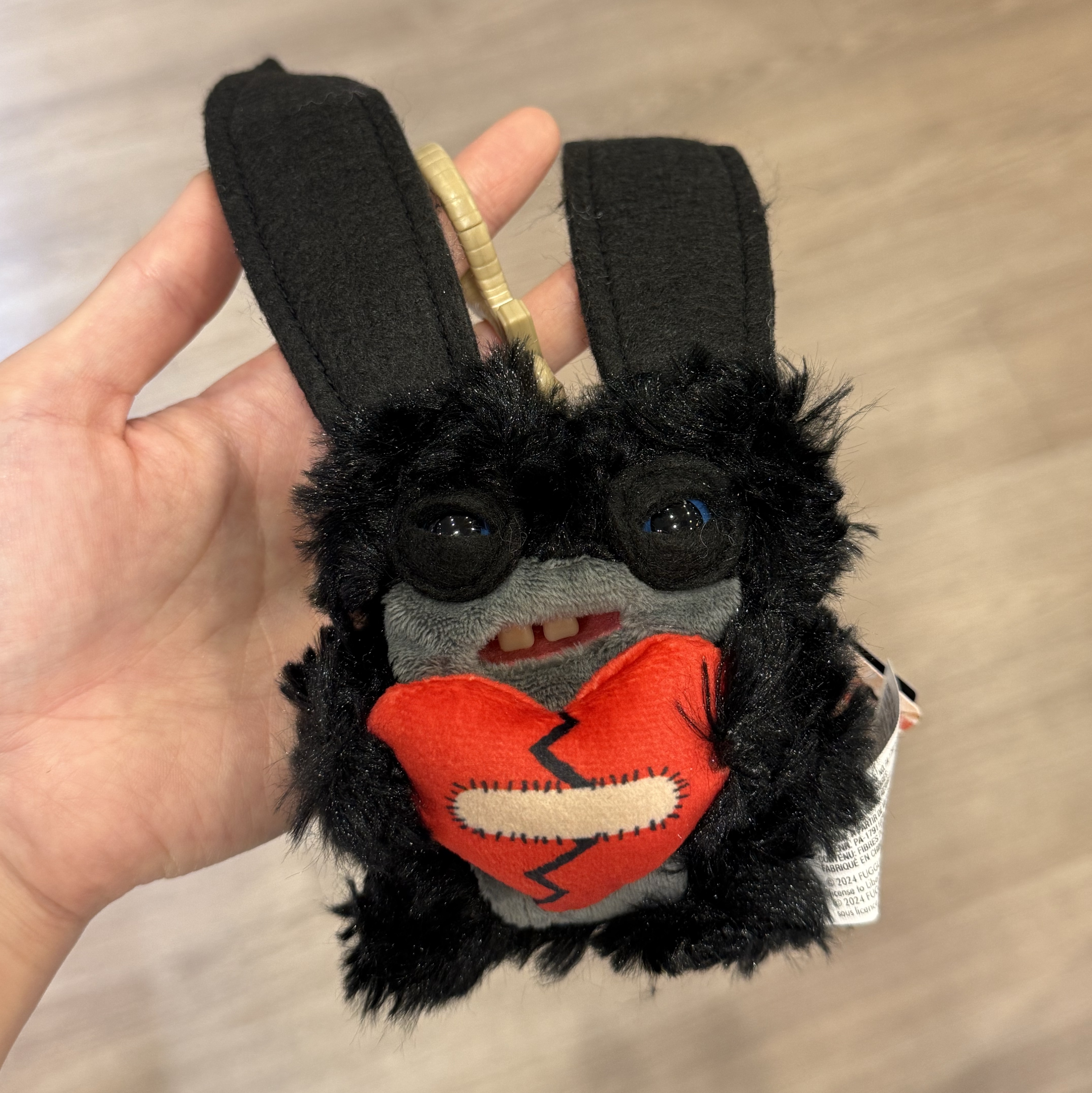Fuggler Long Long Ear Keyring Black 착용 스타일