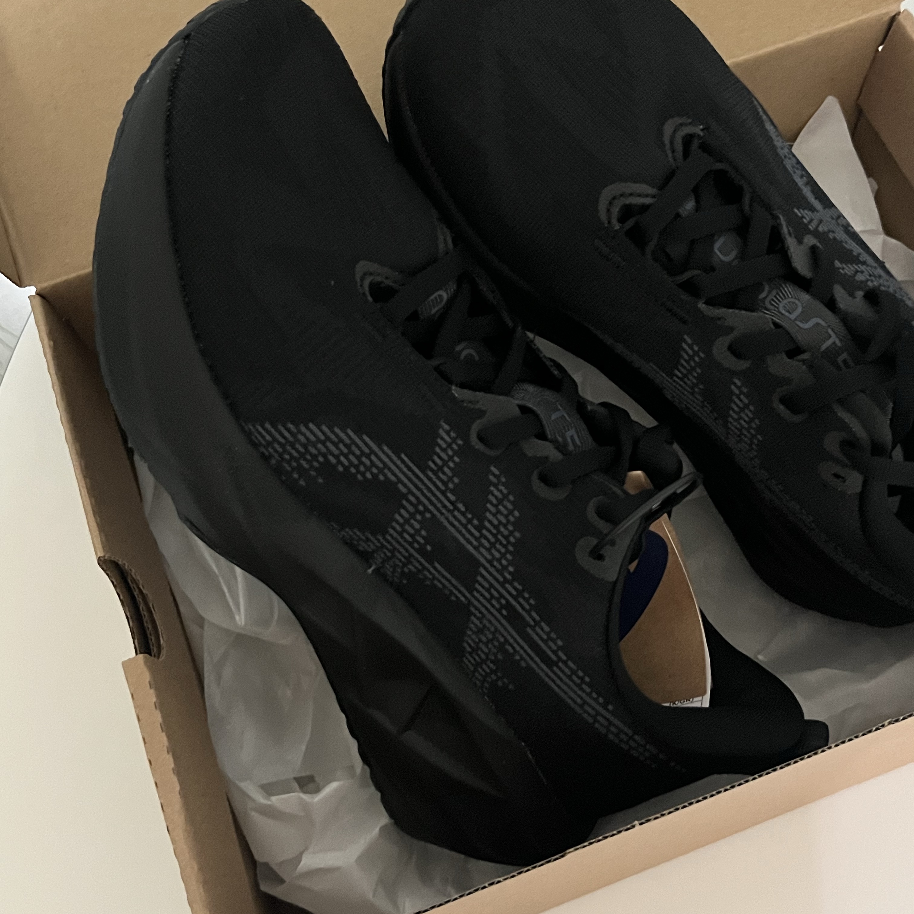 (W) Asics Novablast 5 Black Carrier Grey 착용 스타일 - 2