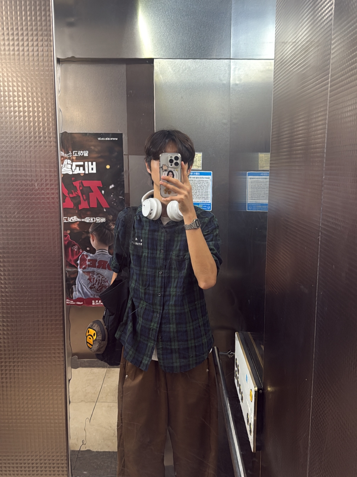 IAB Studio Blackwatch Tartan Shirt Blue Green 착용 스타일