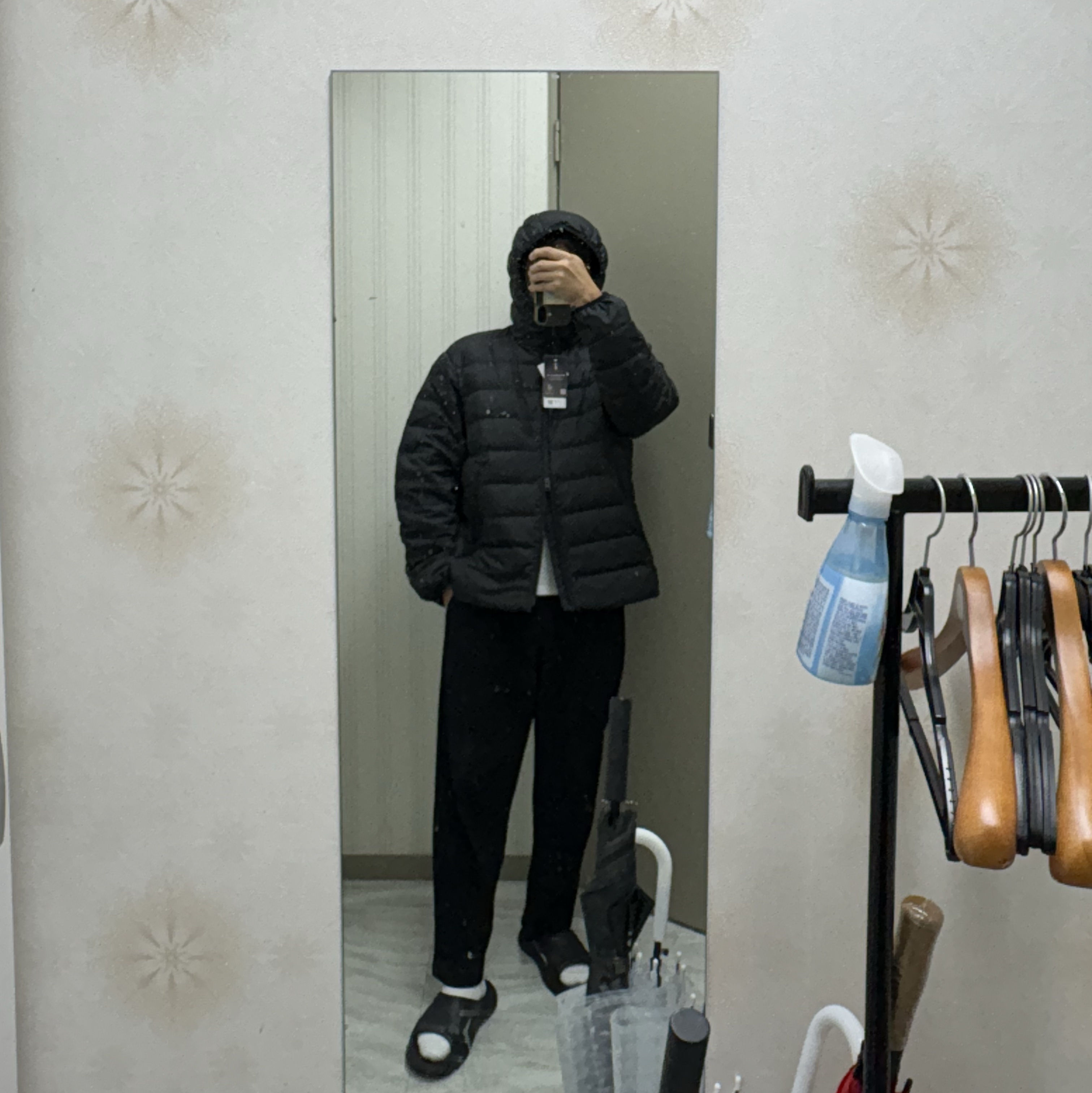 Musinsa Standard City Leisure Hooded Light Down Jacket Black 착용 스타일