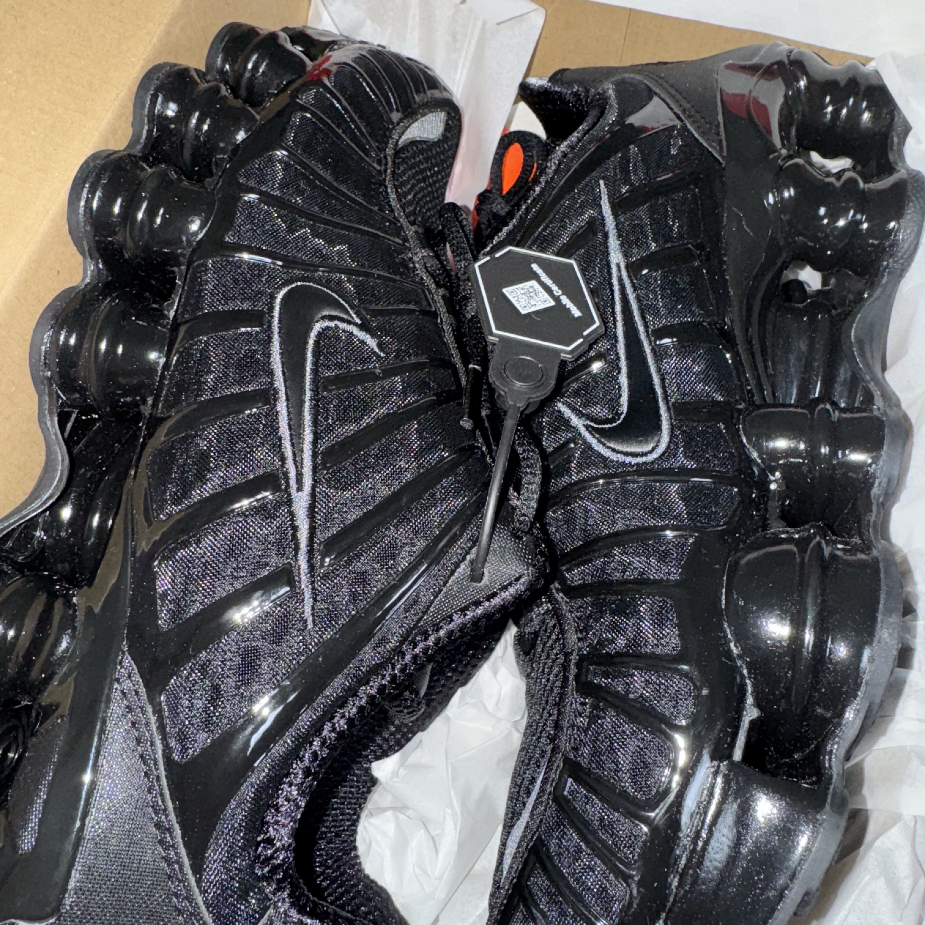(W) Nike Shox TL Black and Max Orange 착용 스타일 - 4