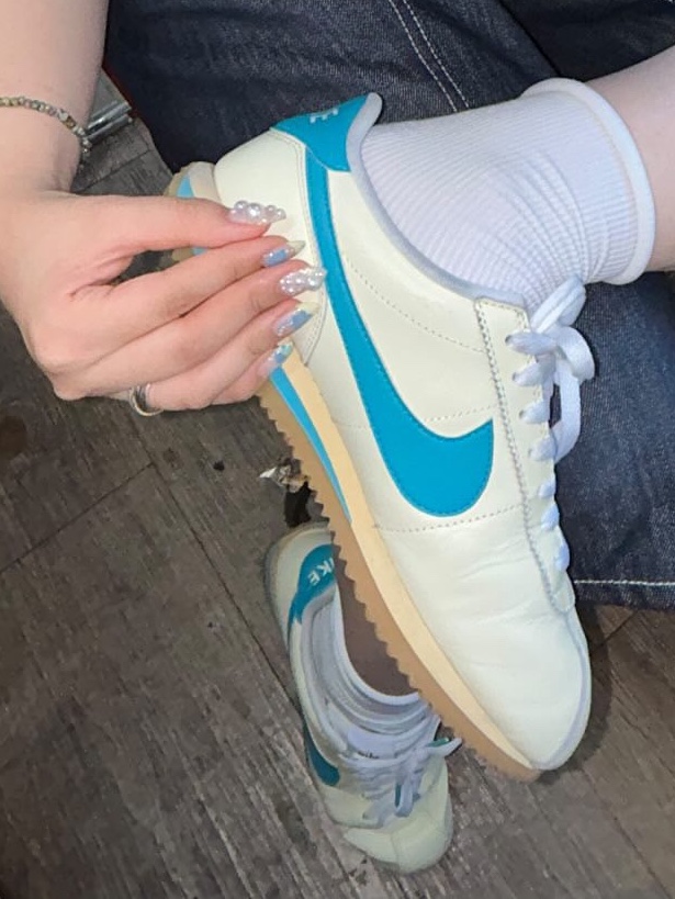 (W) Nike Cortez Coconut Milk Gum Yellow 착용 스타일 - 2