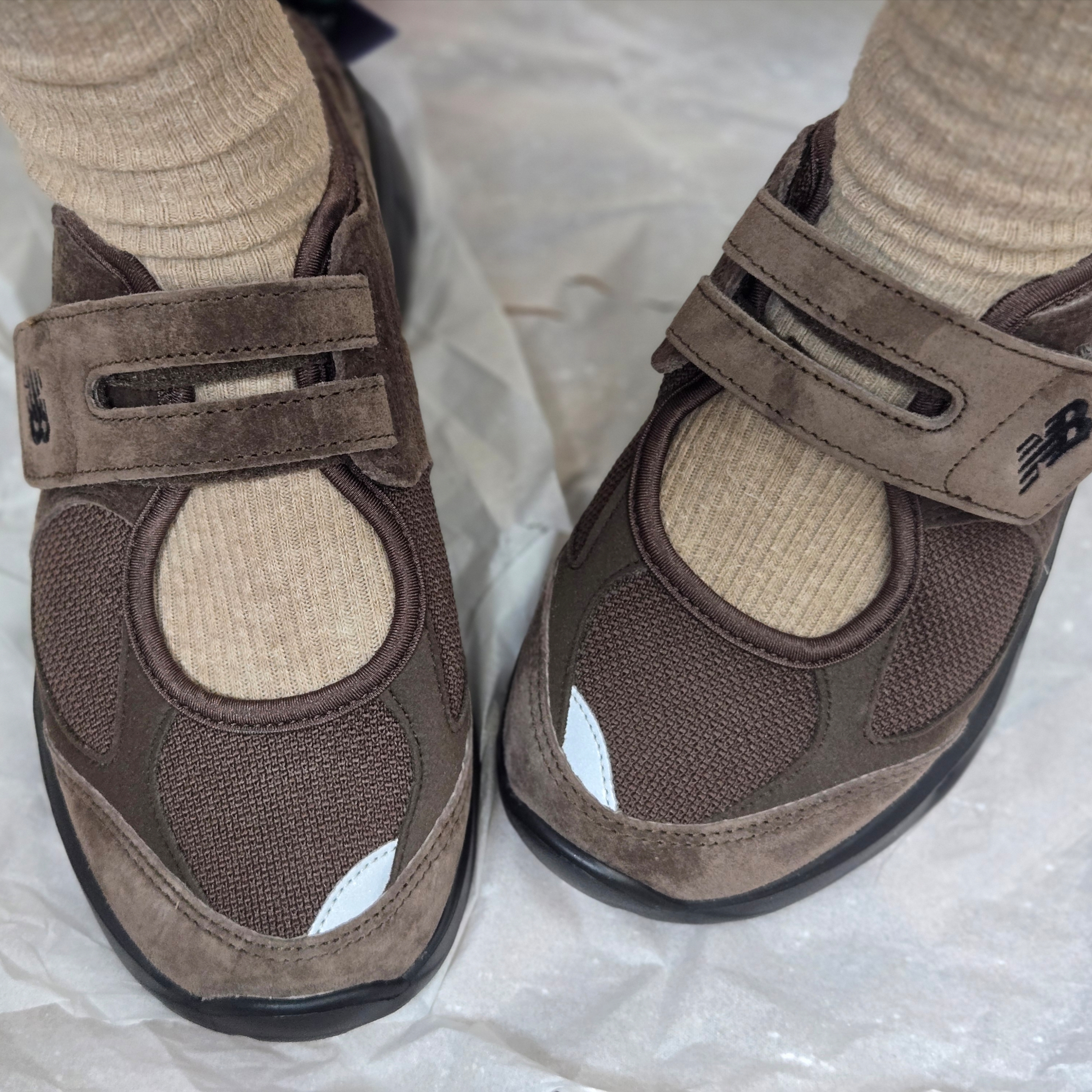 (W) New Balance Breeze SD2203 Brown 착용 스타일 - 4