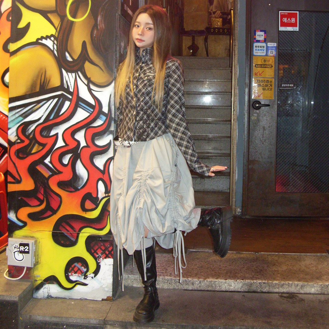 (W) Thevinylhouse Painting Crop Check Shirts Black 착용 스타일