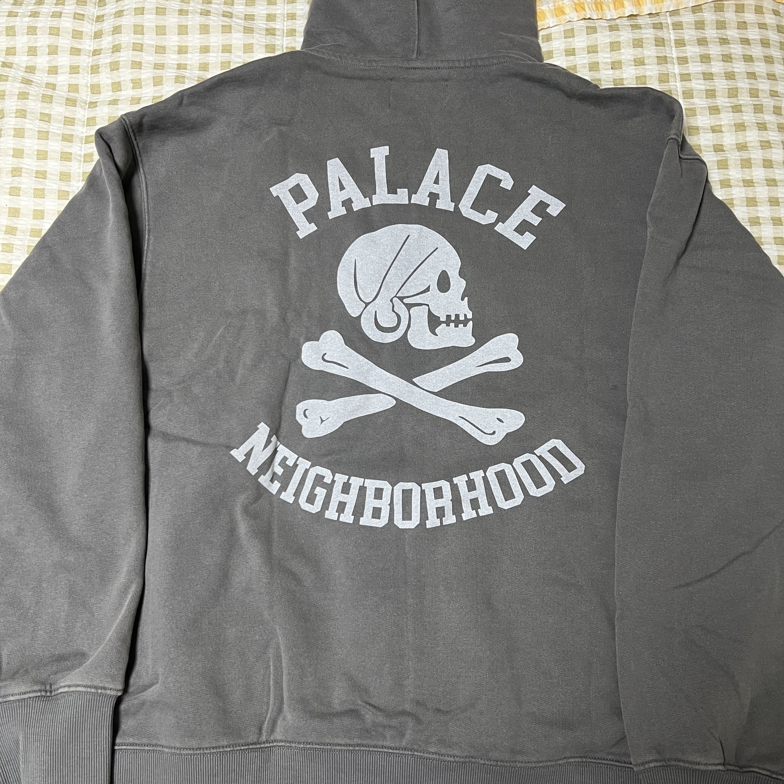 Palace x Neighborhood Skull Zip Hood Charcoal Tif - 25FW 착용 스타일 - 2