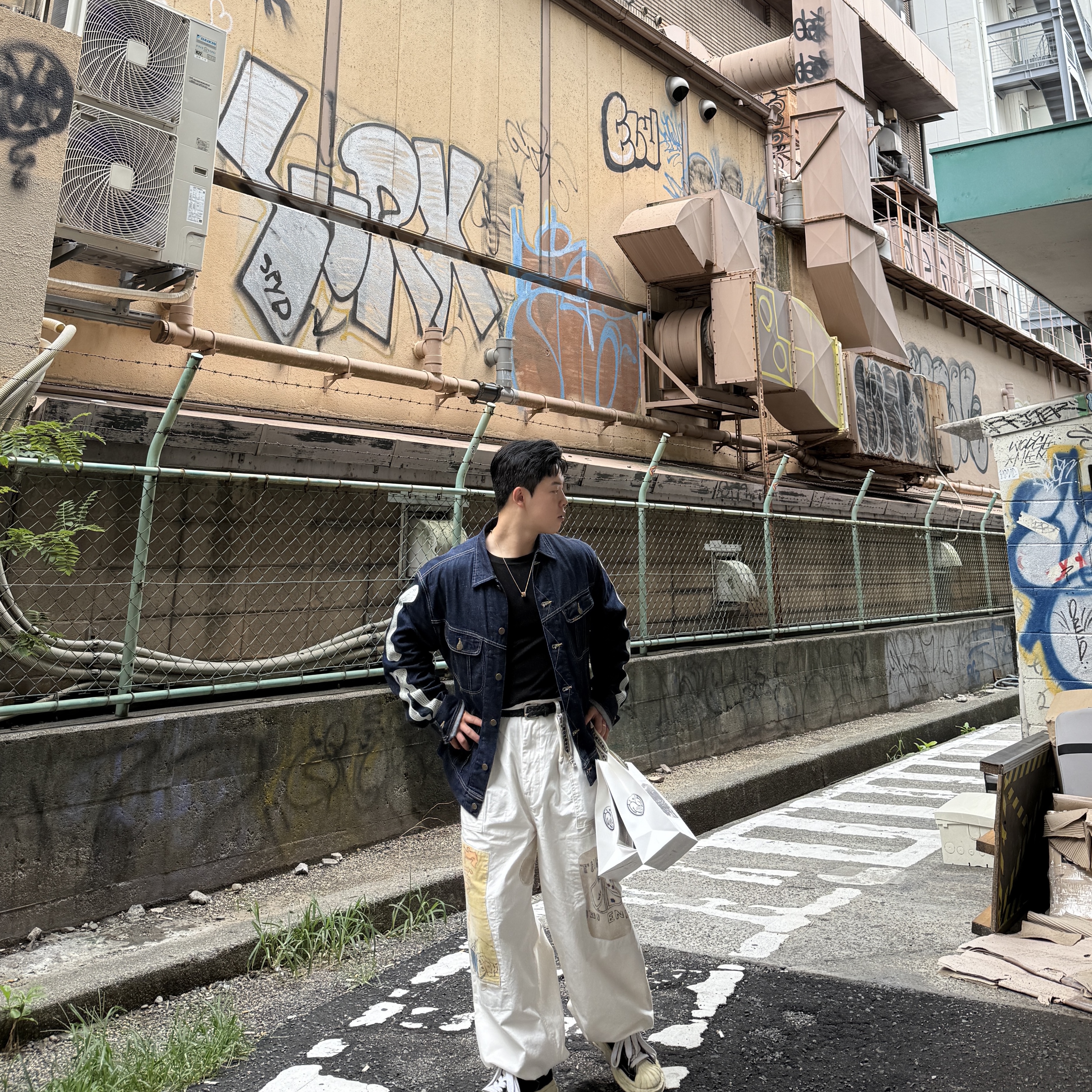 Kapital Mura Twill Fatigue Baggy Pants Rush Week Remake Kinari, Kapital 20 Jersey Crew T-Shirt Peckish Rain Skull Pt Black 착용 스타일 - 5