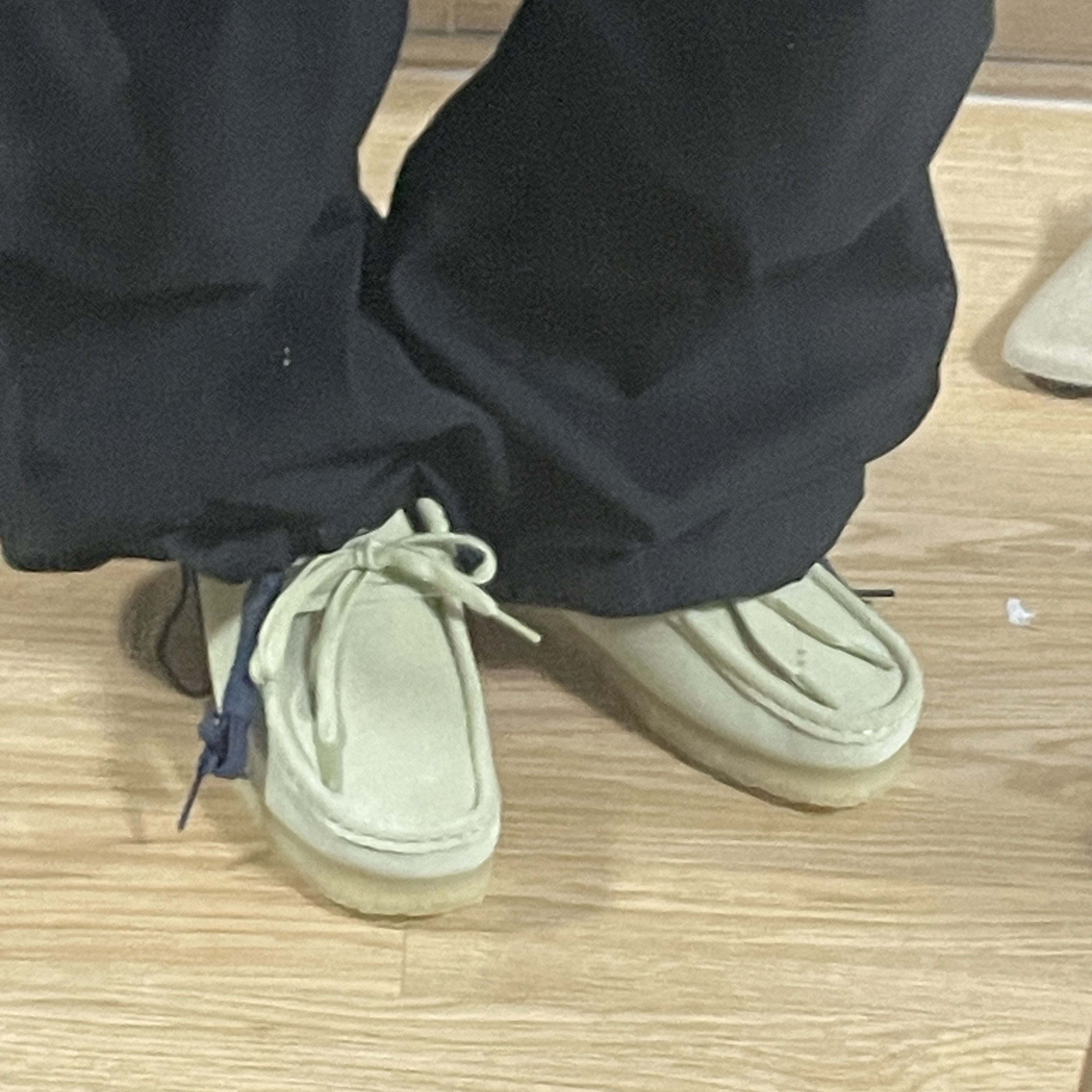 (W) Clarks Wallabee Maple Suede 착용 스타일