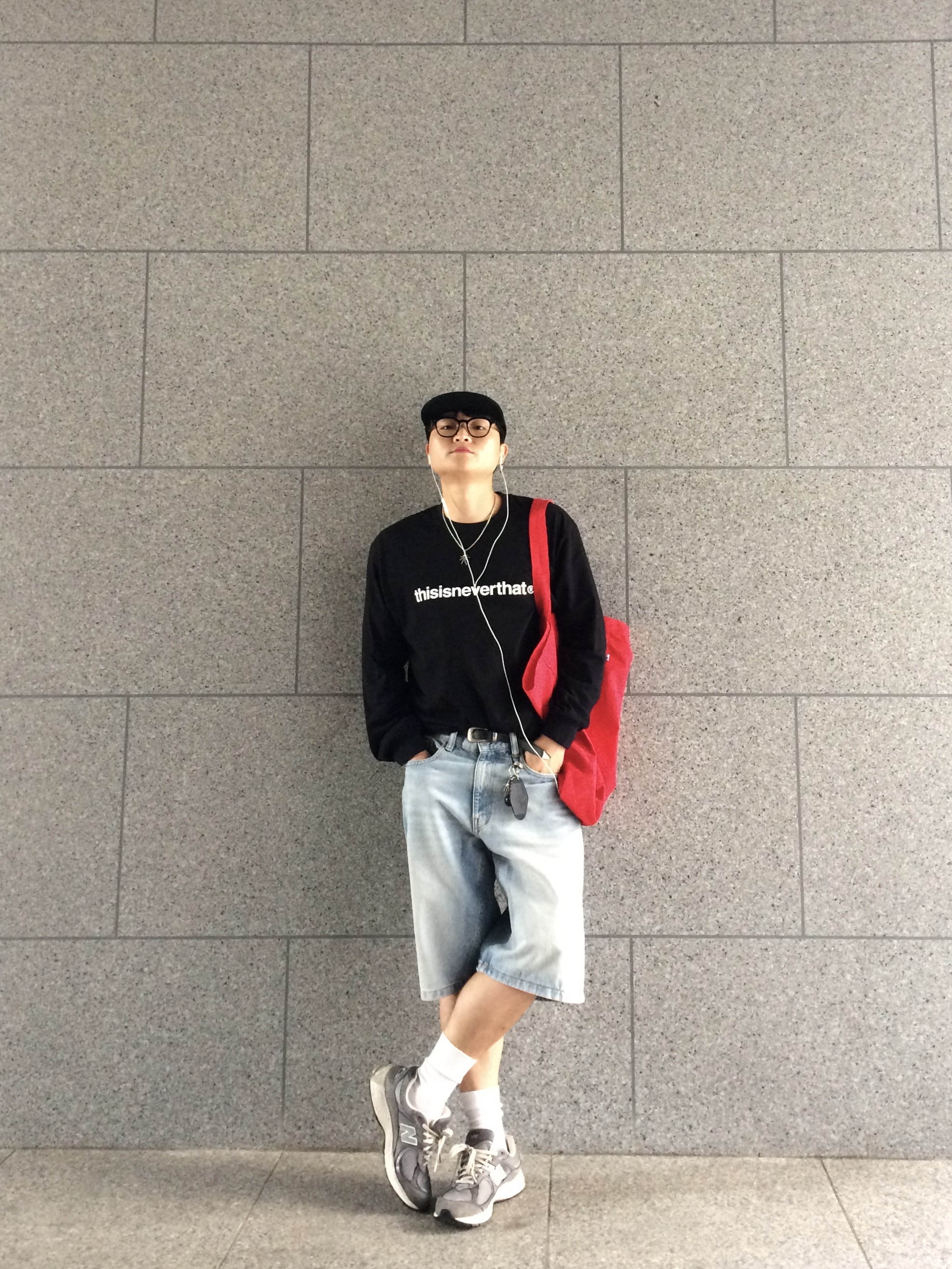 Thisisneverthat T Logo L/S T-Shirt Black, Depc Logo Eco Bag Red 착용 스타일 - 1