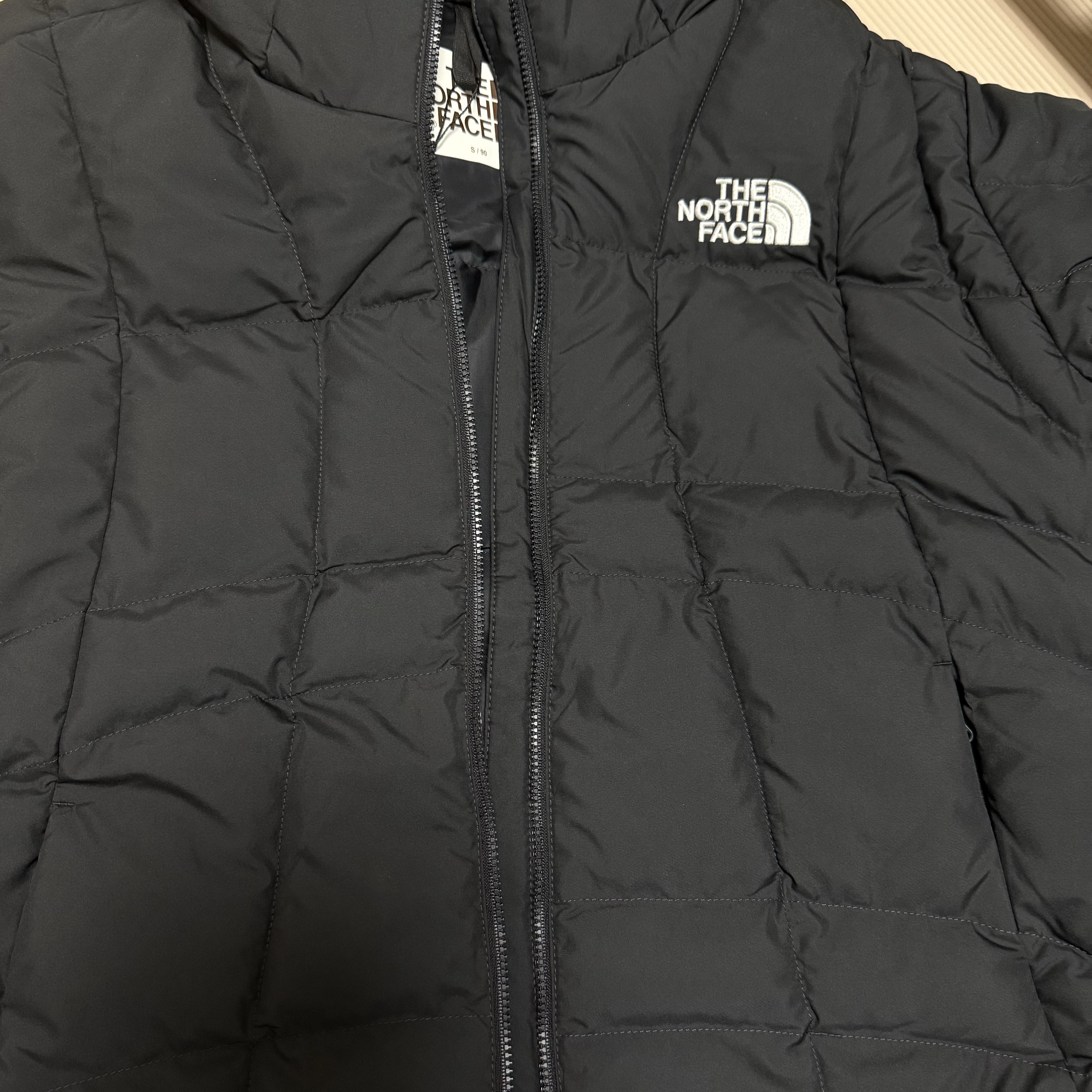The North Face White Label Wave LT On Ball Jacket Black, The North Face Ventus On Jacket Light Khaki 착용 스타일 - 3