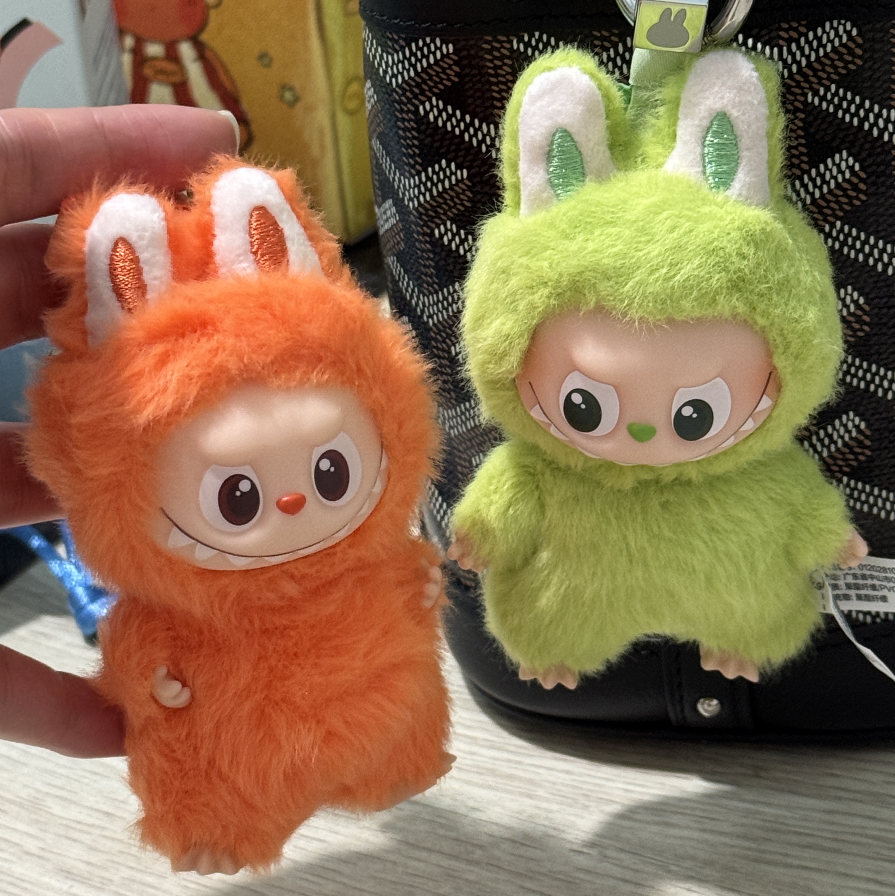Pop Mart Labubu The Monsters Pin For Love Series Vinyl Plush Pendant (N-Z) Z (Opened Case), Pop Mart Labubu The Monsters Pin For Love Series Vinyl Plush Pendant (N-Z) V (Opened Case) 착용 스타일