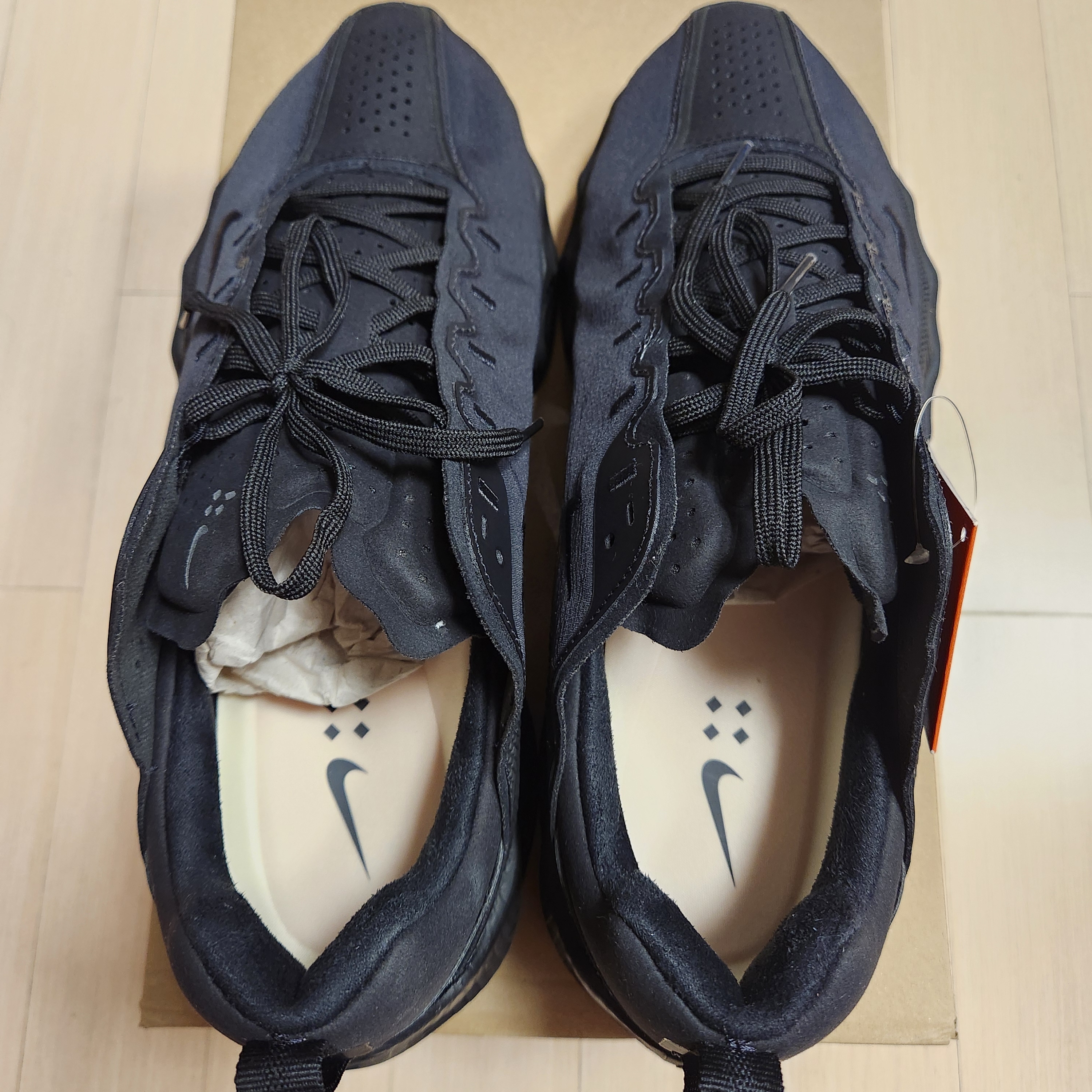 Nike Ava Rover Black Anthracite 착용 스타일 - 4