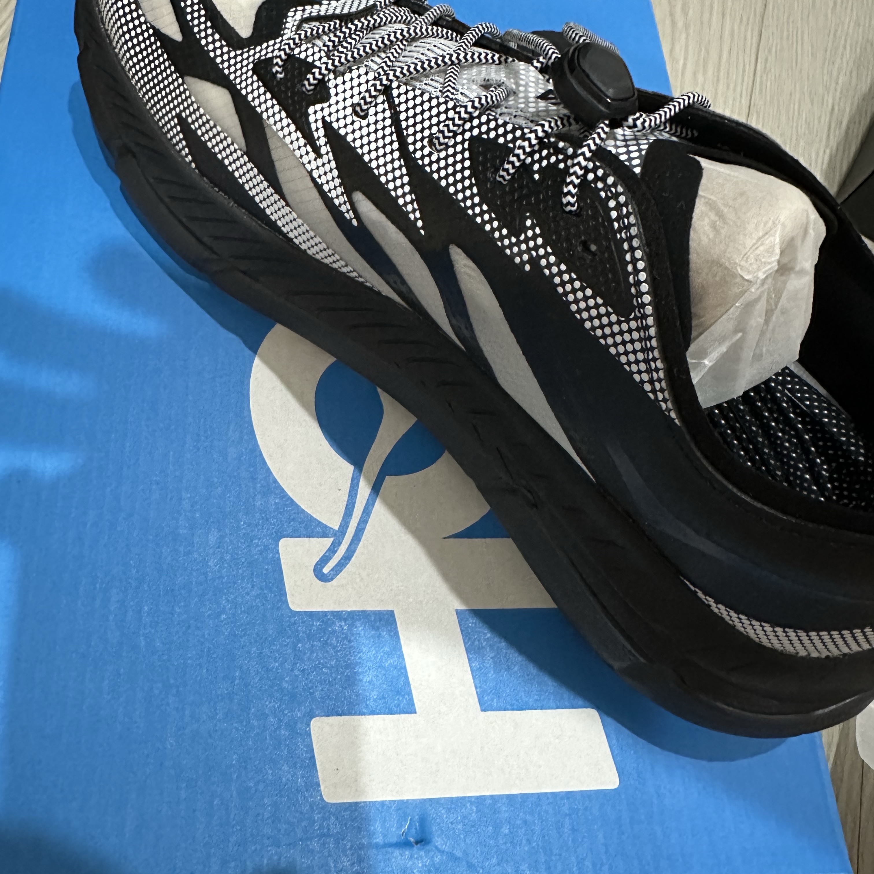 Hoka Mafate Speed 4 Lite TS Black White 착용 스타일