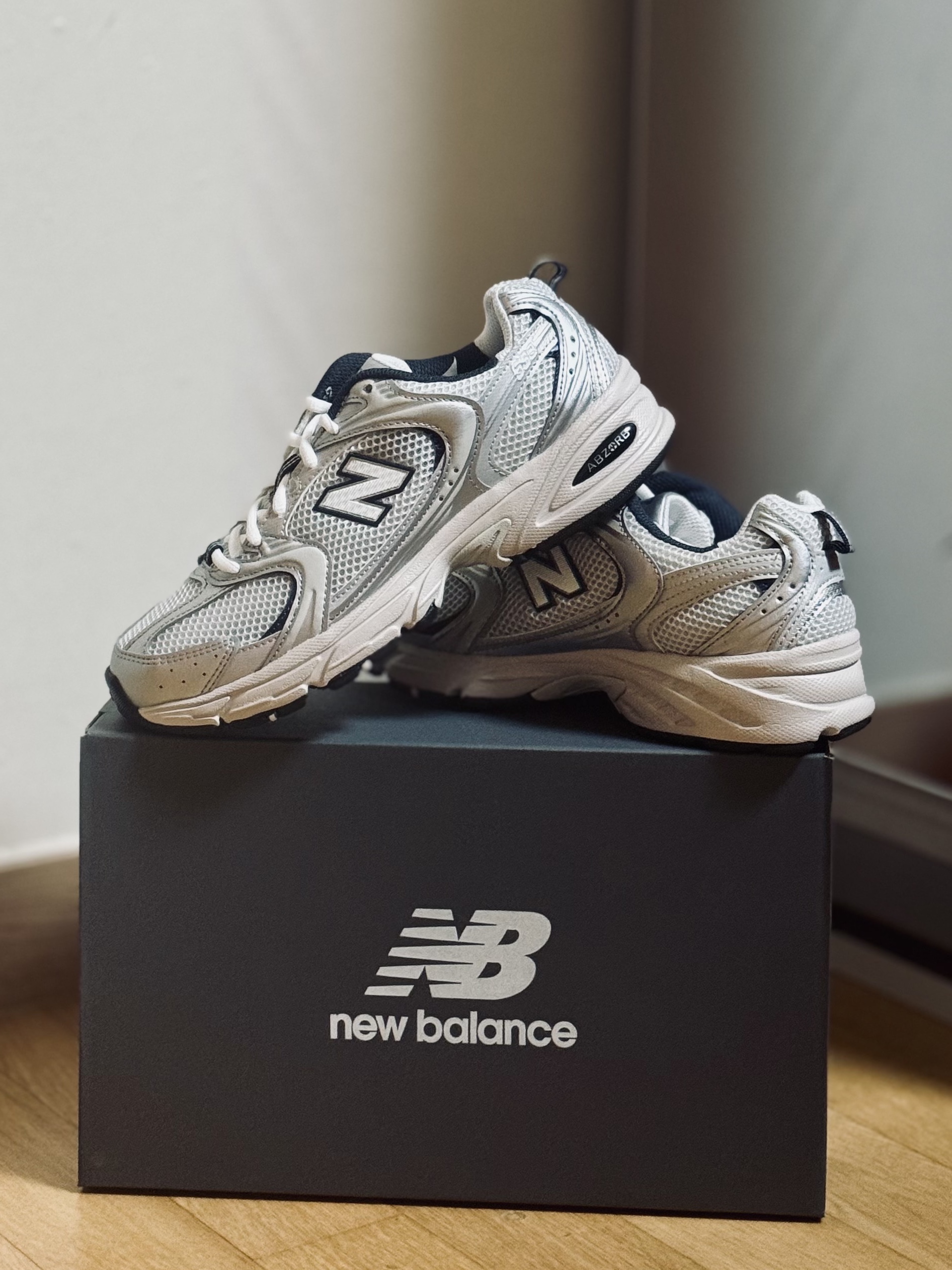 New Balance 530 Steel Grey 착용 스타일