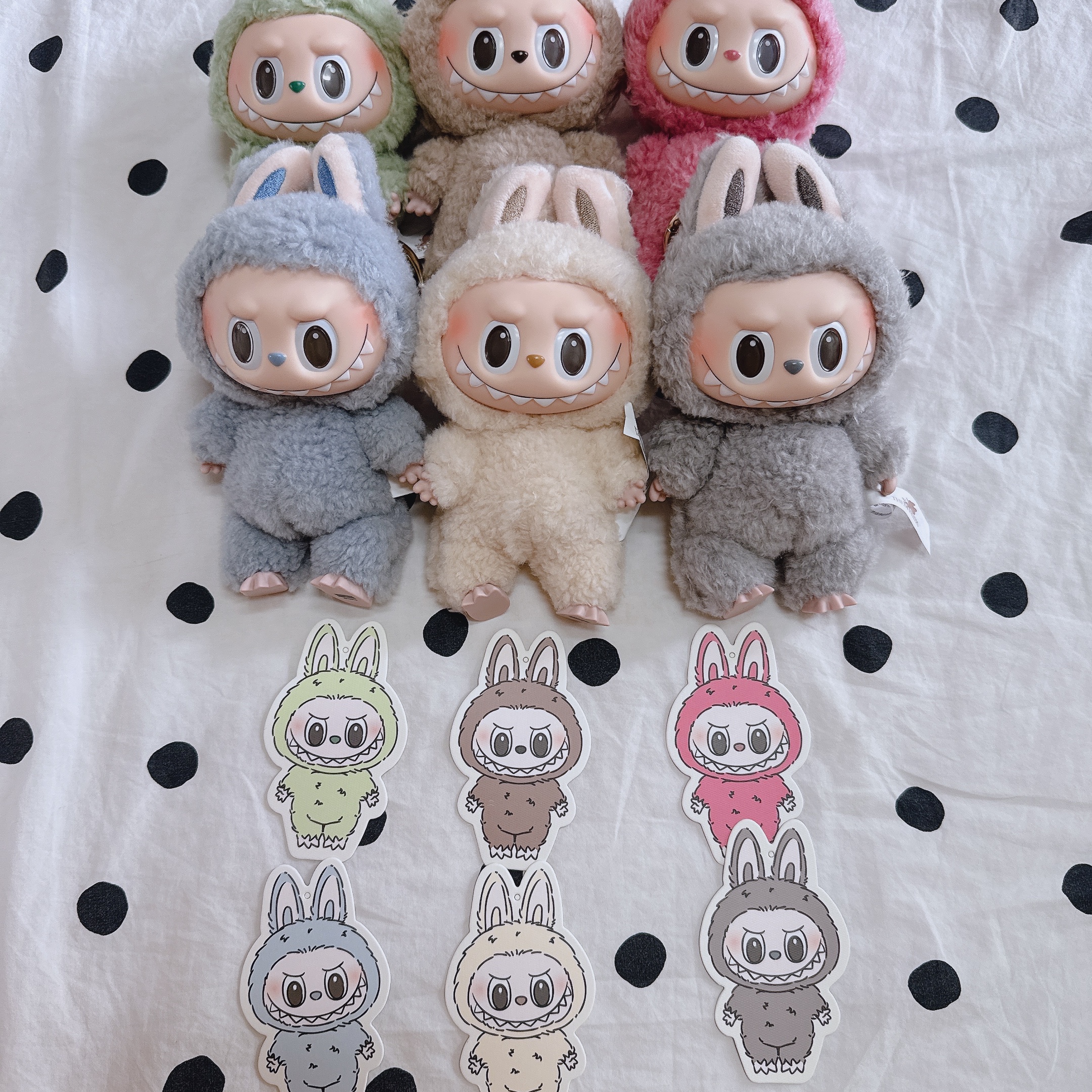 Pop Mart The Monsters Labubu Tasty Macarons Series Sealed Case (6 Blind Boxes) 착용 스타일 - 2