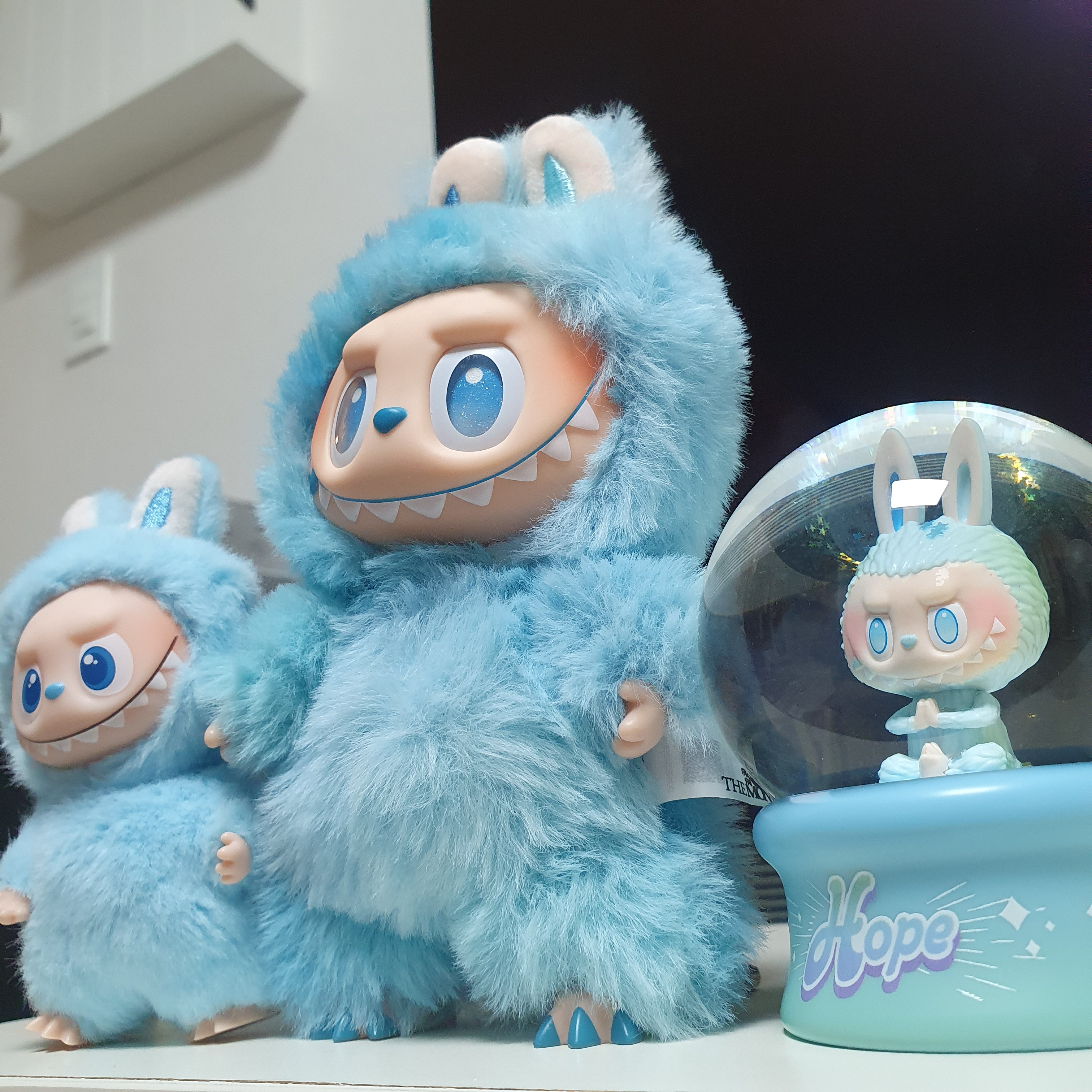 Pop Mart Labubu The Monsters Highlight Series Hope Keyring (Opened Case), Pop Mart Labubu The Monsters Pin For Love Series Vinyl Plush Pendant (A-M) K (Opened Case) 착용 스타일 - 3