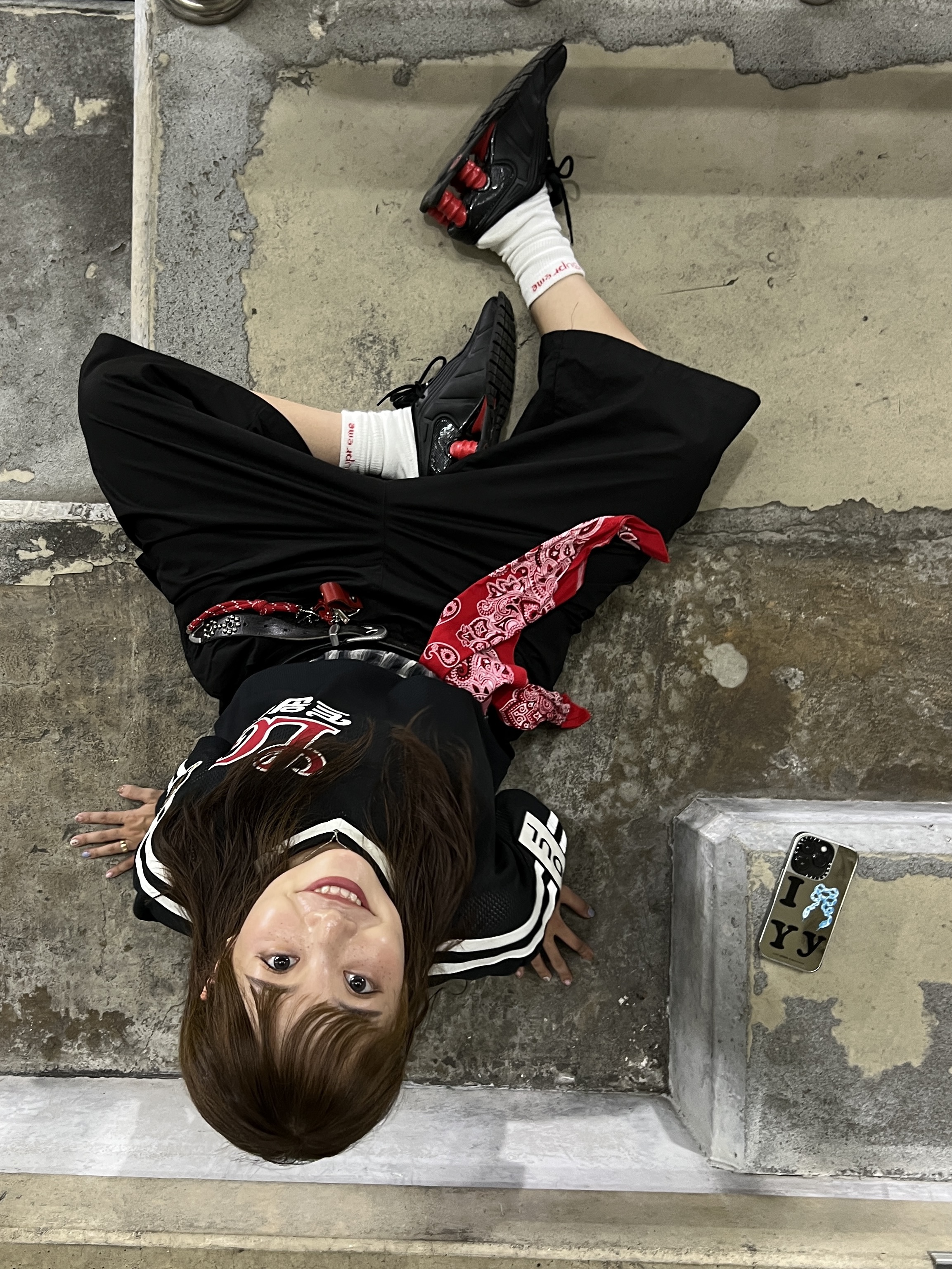 LG TWINS Classic Uniform Away, Nike x Martine Rose Shox MR4 Black 착용 스타일 - 1