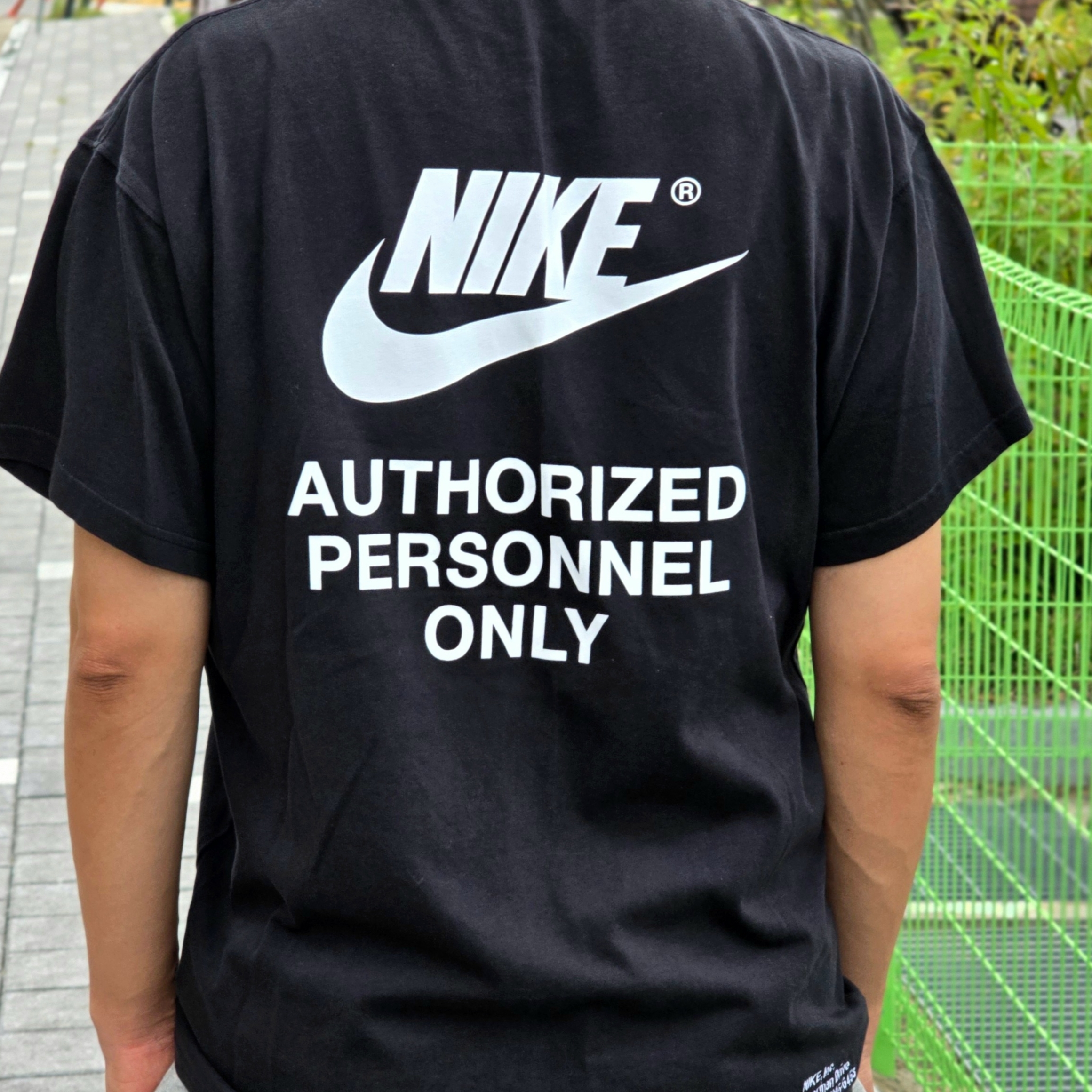 Nike NSW Authorized Personnel T-Shirt Black - Asia, Nike NSW Authorized Personnel T-Shirt Black - US/EU 착용 스타일 - 2