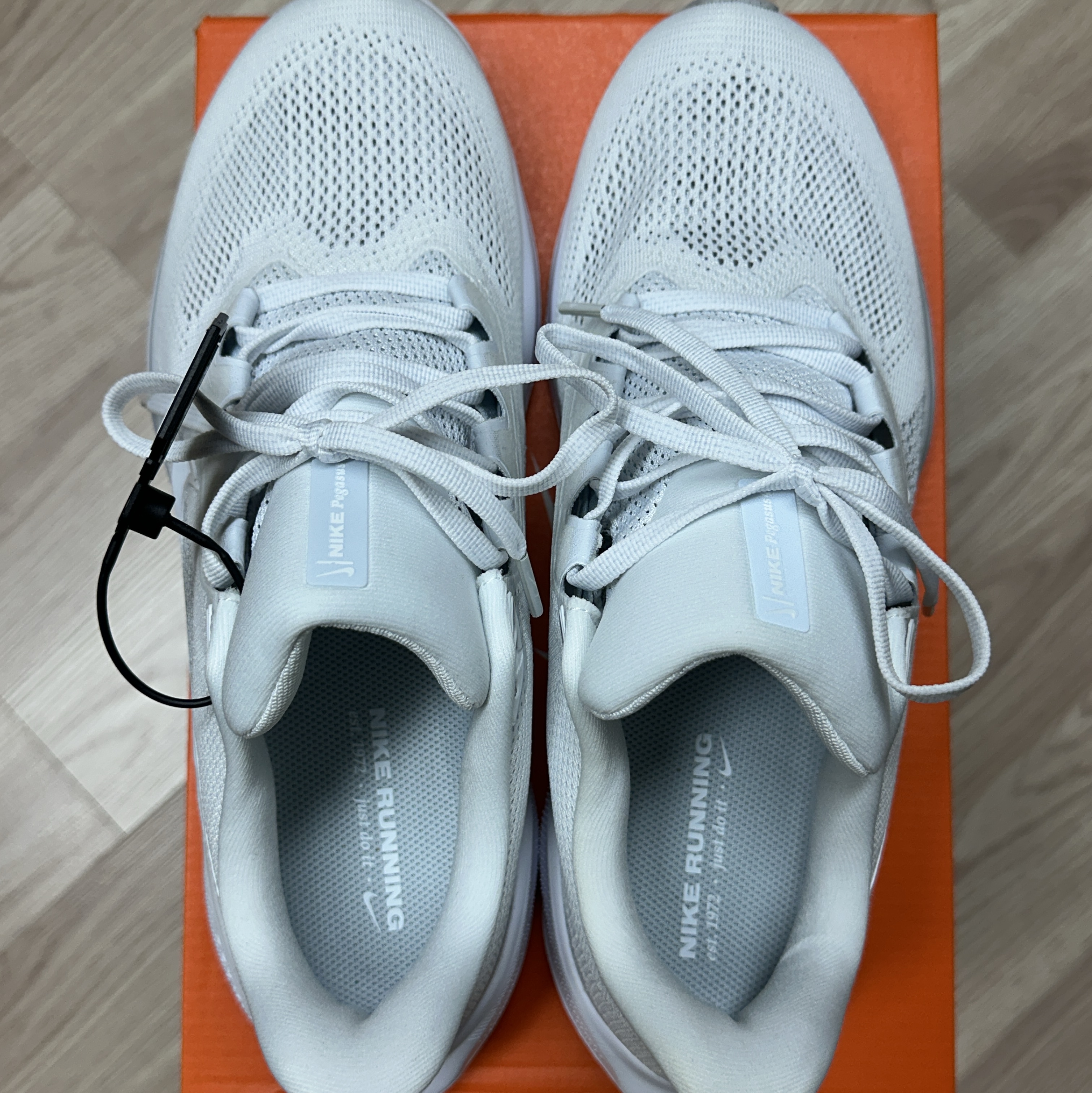 Nike Air Zoom Pegasus 41 White Pure Platinum 착용 스타일 - 5