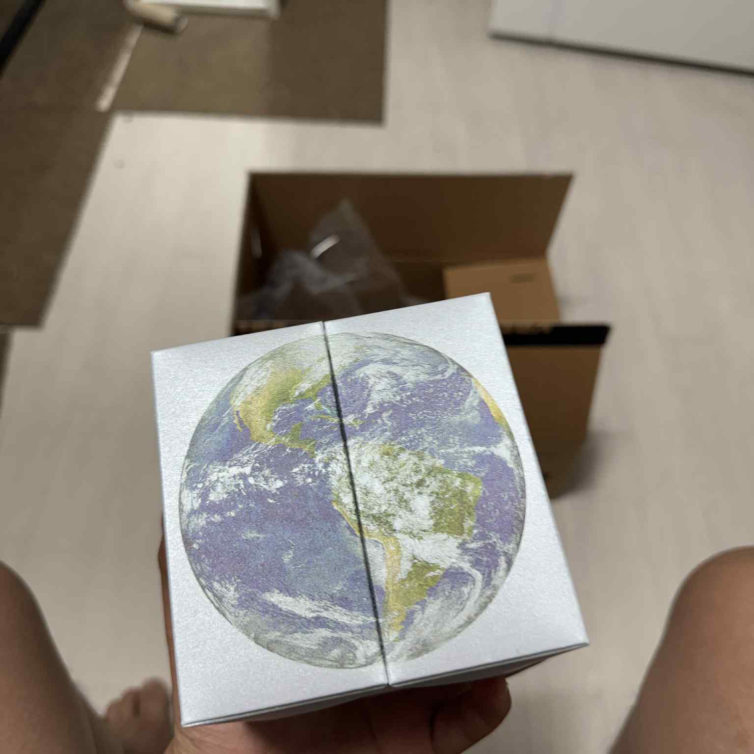 Swatch x Omega Bioceramic MoonSwatch Mission To Earthphase 착용 스타일 - 3