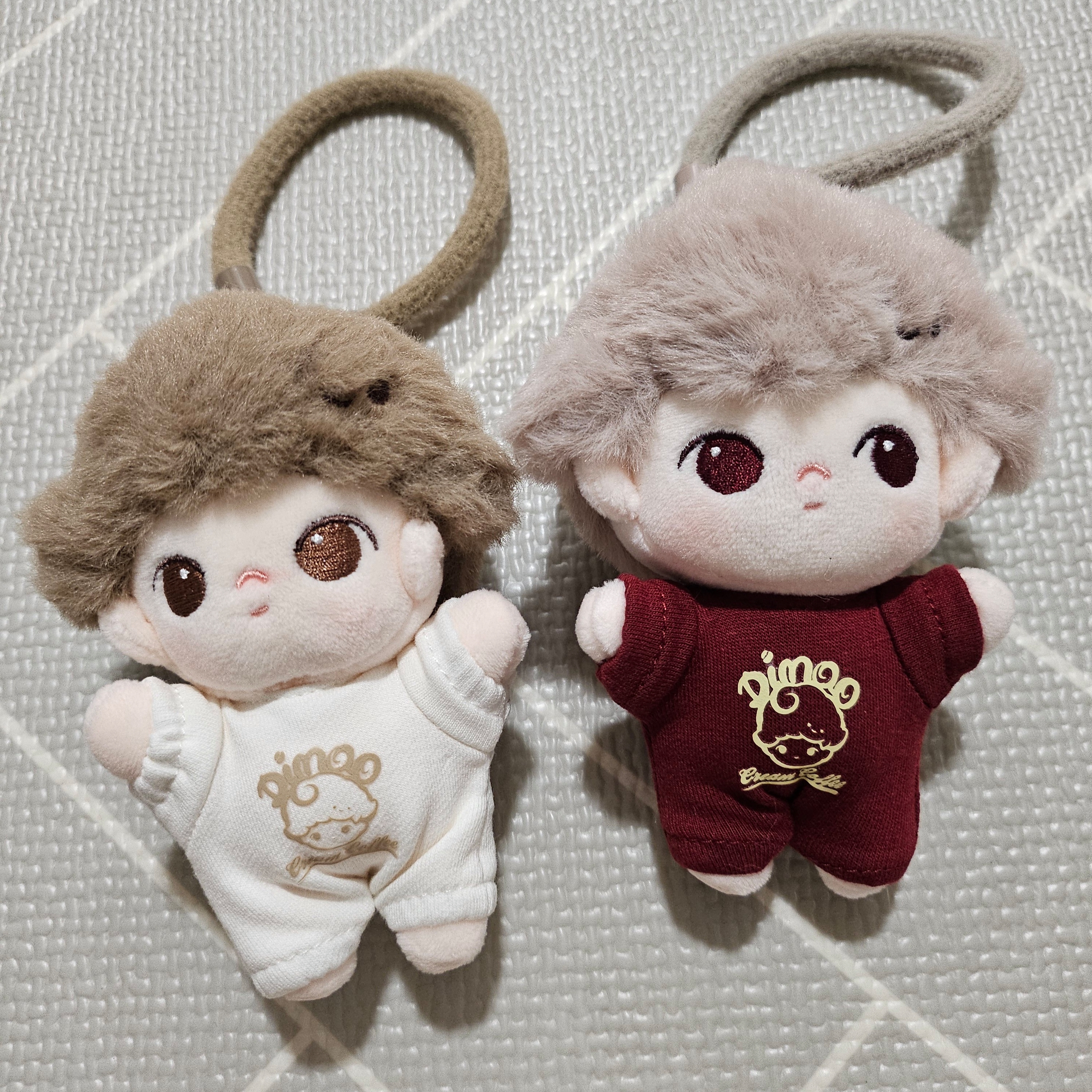 Pop Mart Dimoo Crush On Coffee Series Soft Faced Plush Keychain Aromatic Mocha (Opened Case), Pop Mart Dimoo Crush On Coffee Series Soft Faced Plush Keychain Cold Brew Black Tea (Opened Case) 착용 스타일