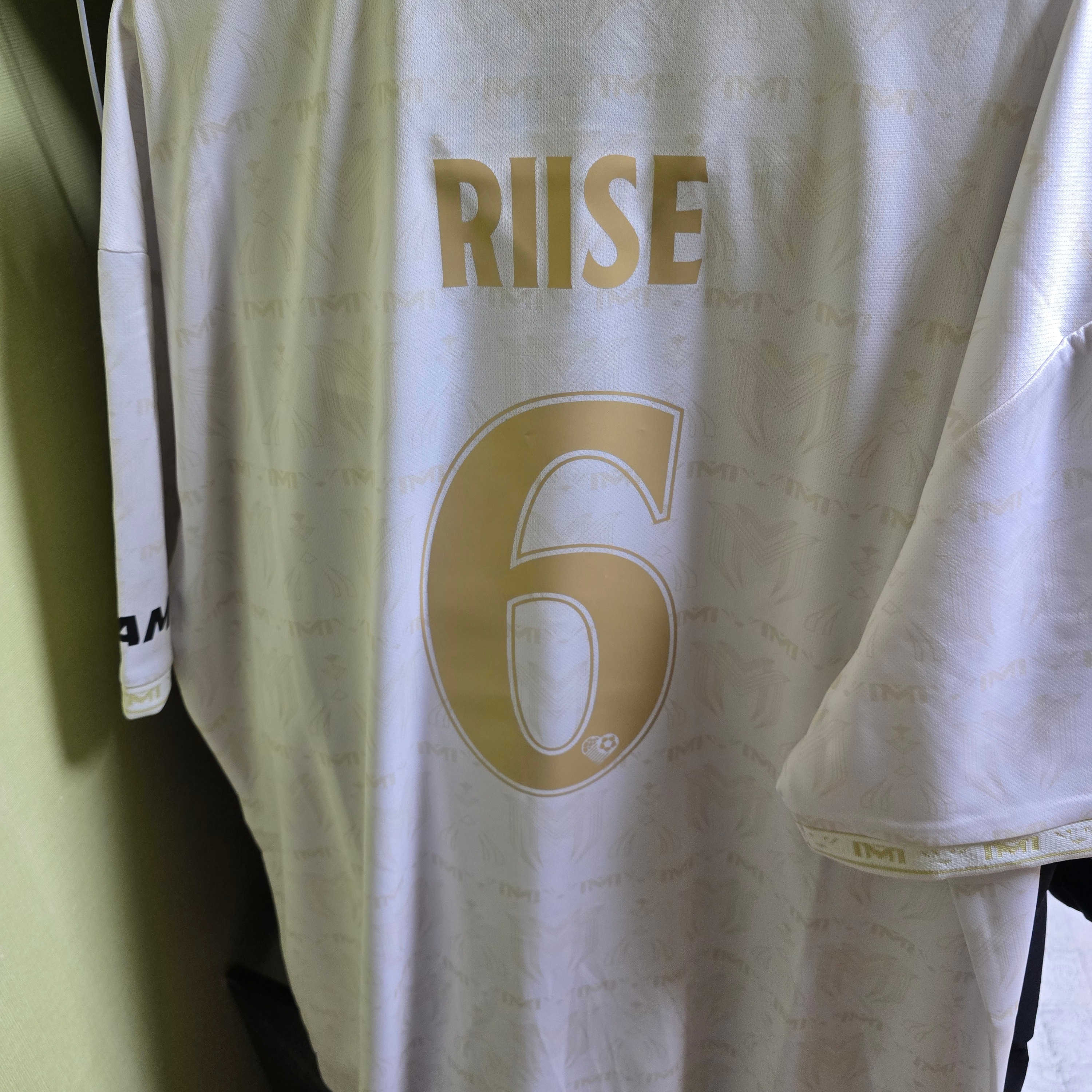 [PRE-ORDER] SHIELD UTD Jersey White 2XL (Marking) 착용 스타일 - 2