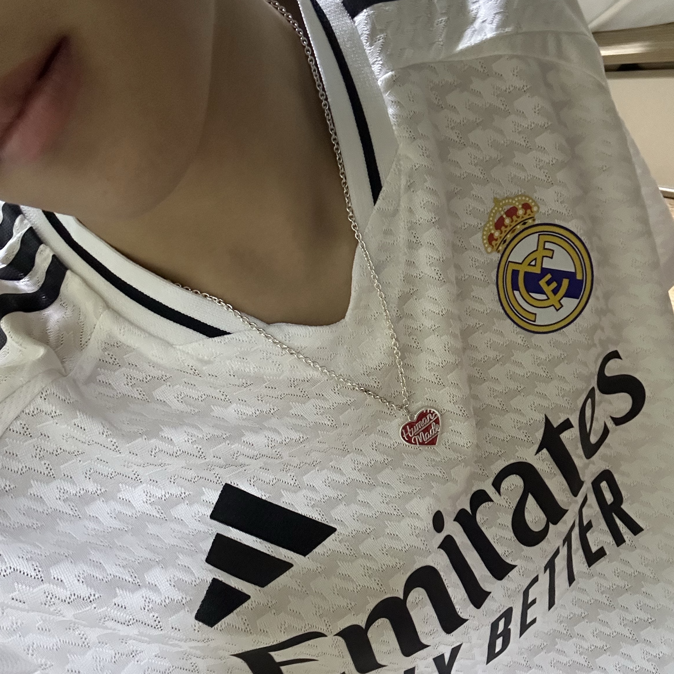 Adidas Real Madrid 2024/25 Home Authentic Jersey White - US Sizing (Non Marking Ver.) 착용 스타일